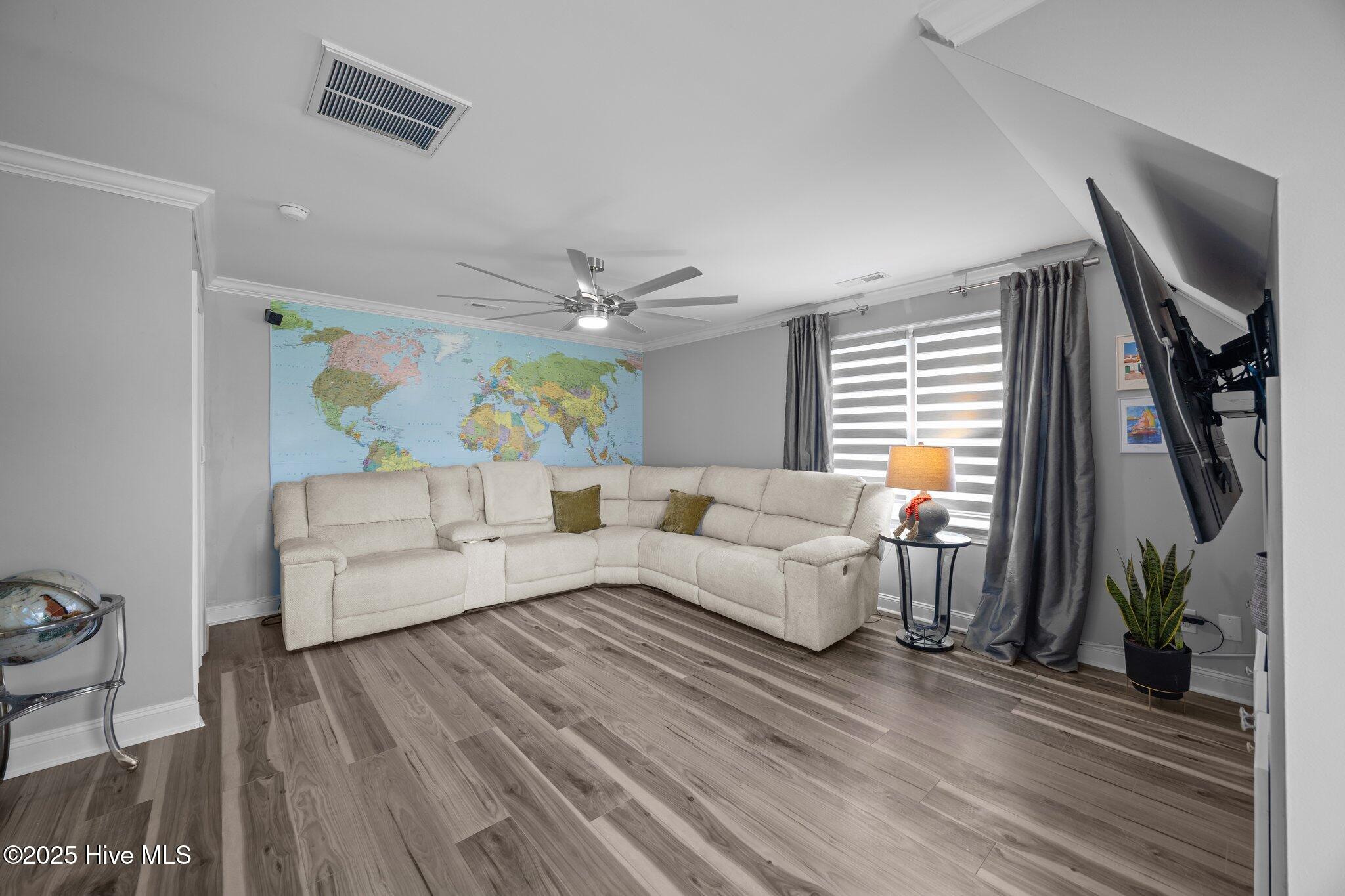 2221 Greaves Court