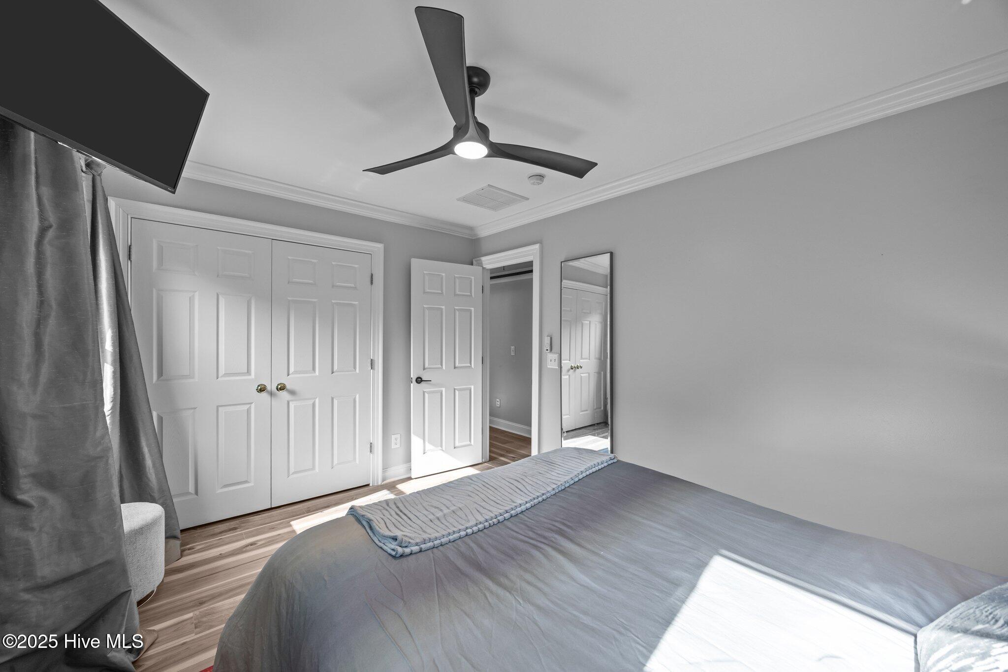 2221 Greaves Court