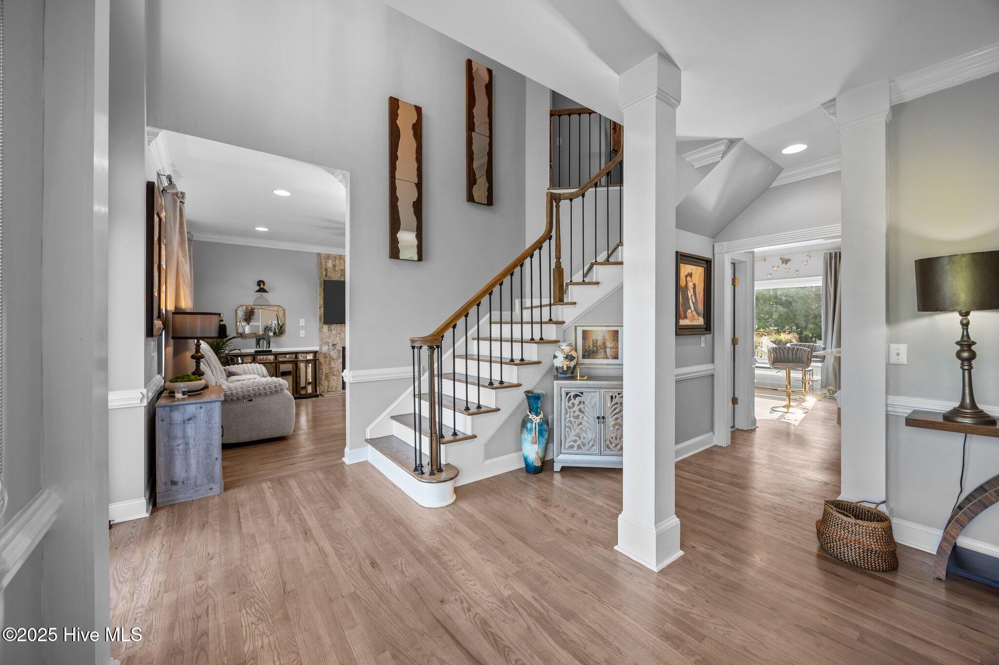2221 Greaves Court