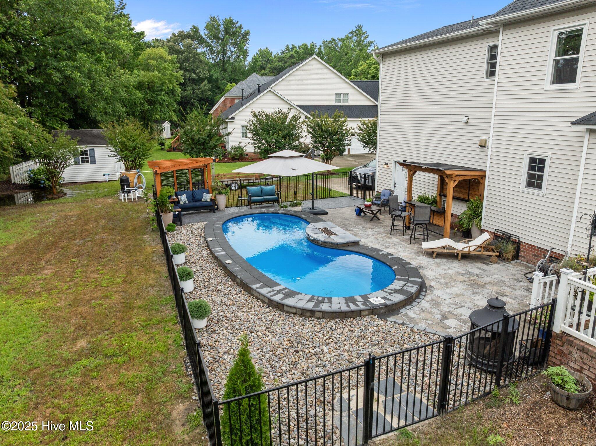 2221 Greaves Court