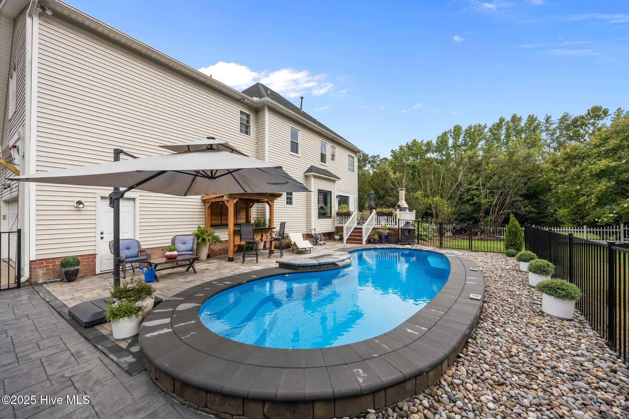 2221 Greaves Court