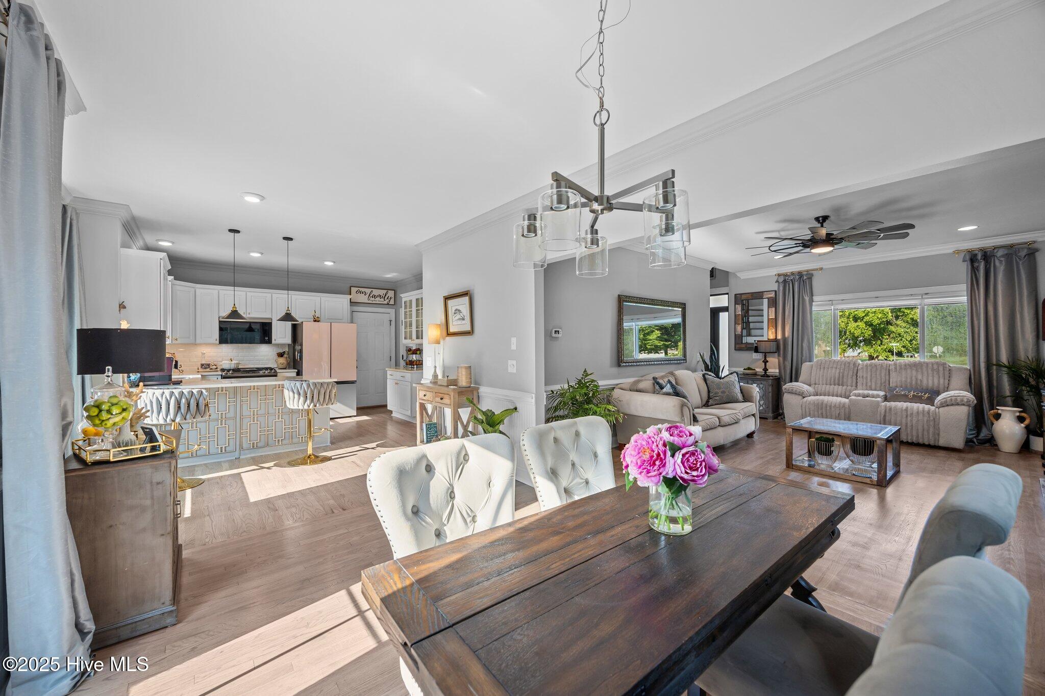 2221 Greaves Court