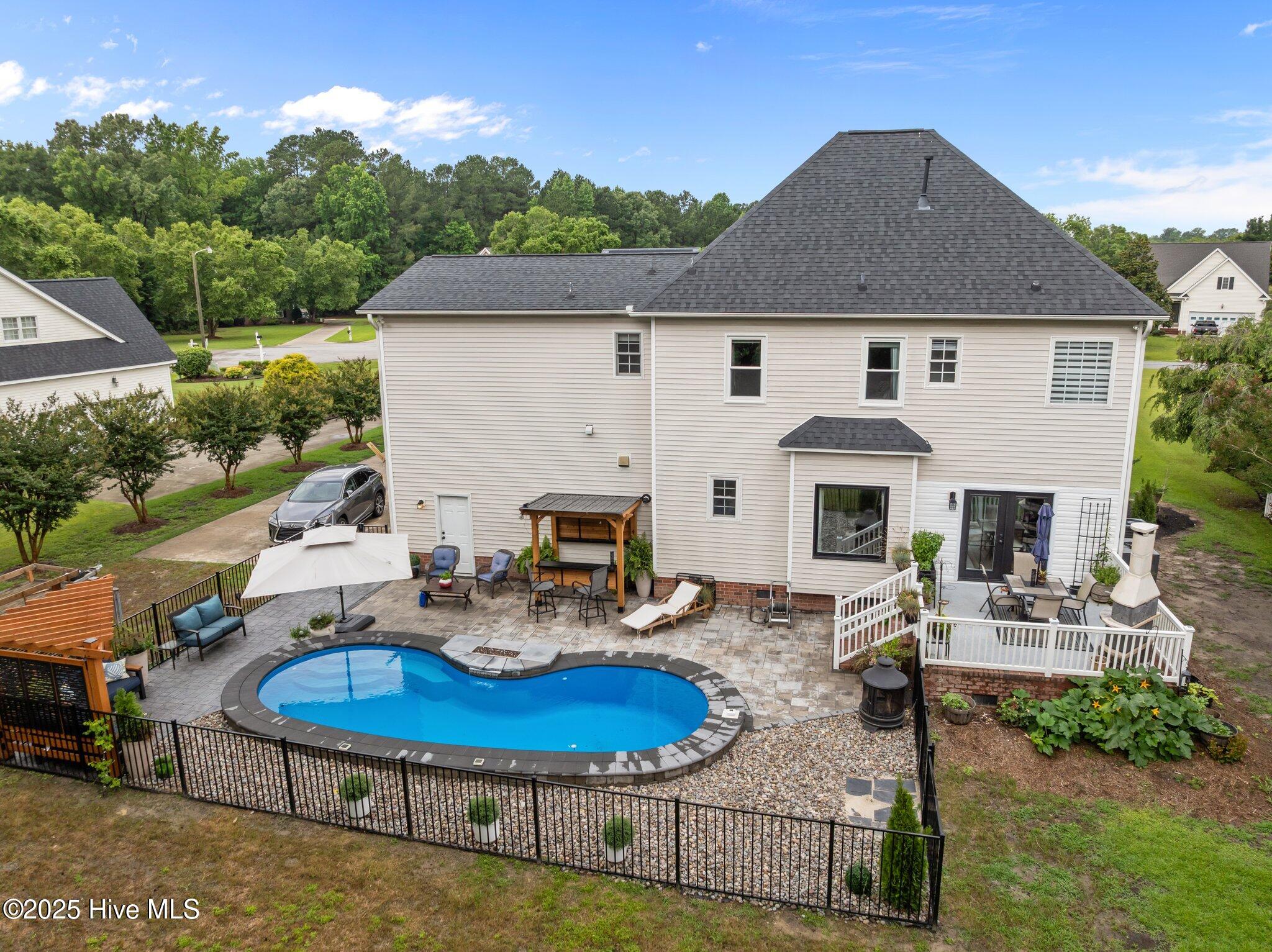 2221 Greaves Court