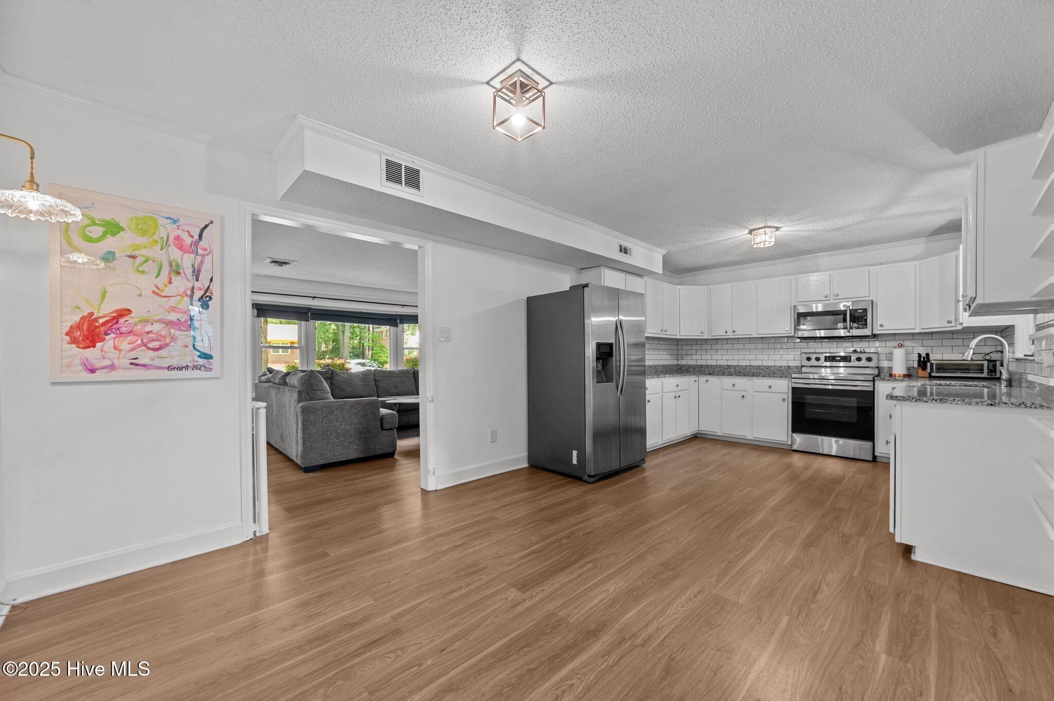 208 Greenwood Drive