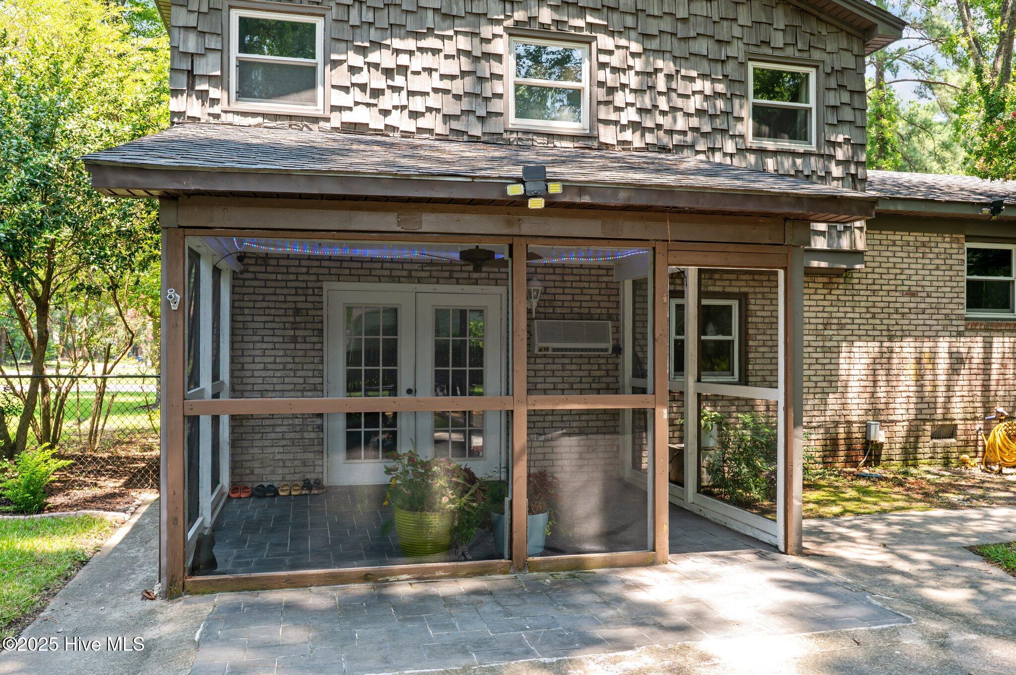 208 Greenwood Drive