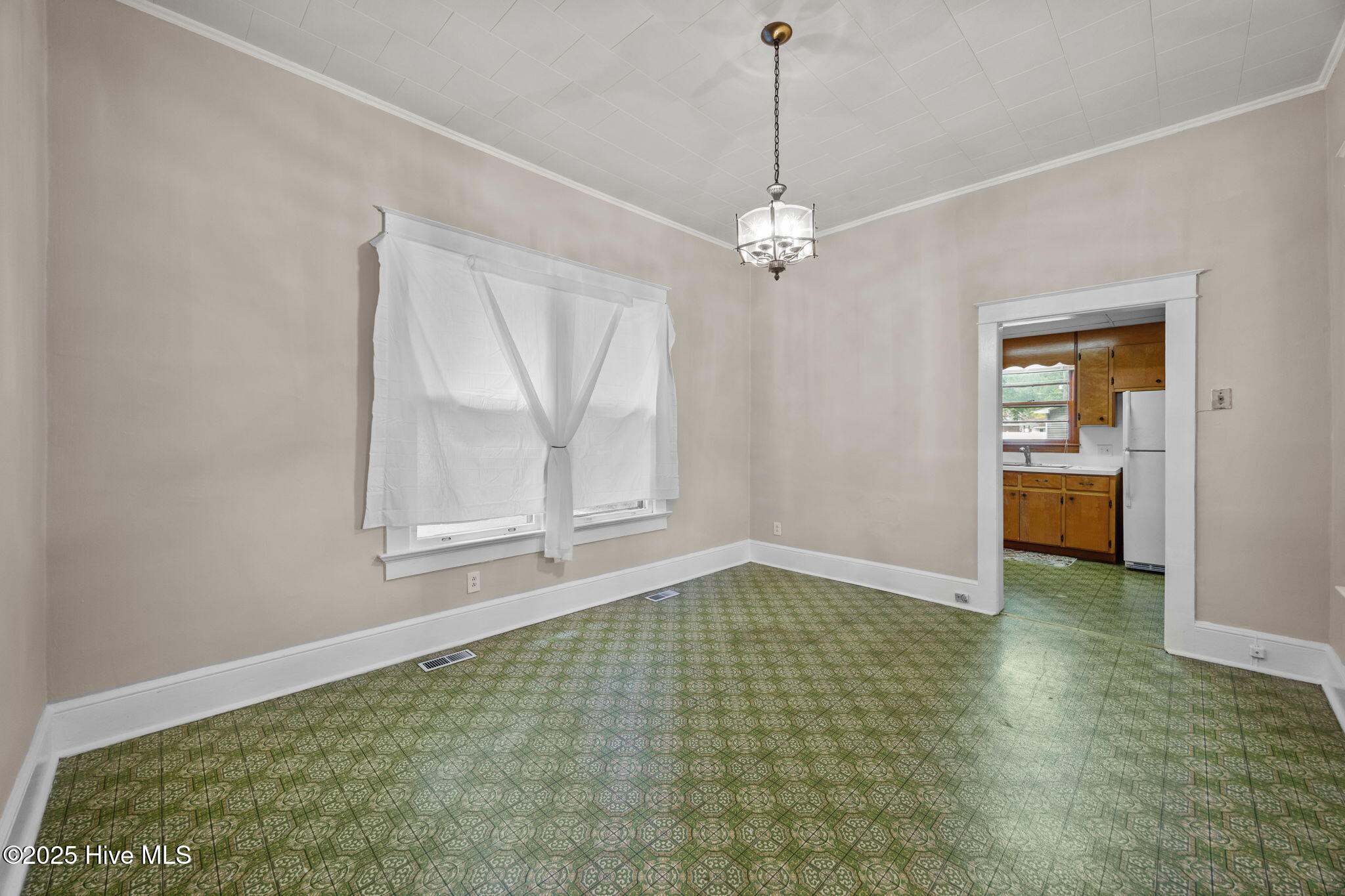 820 E 4th Street