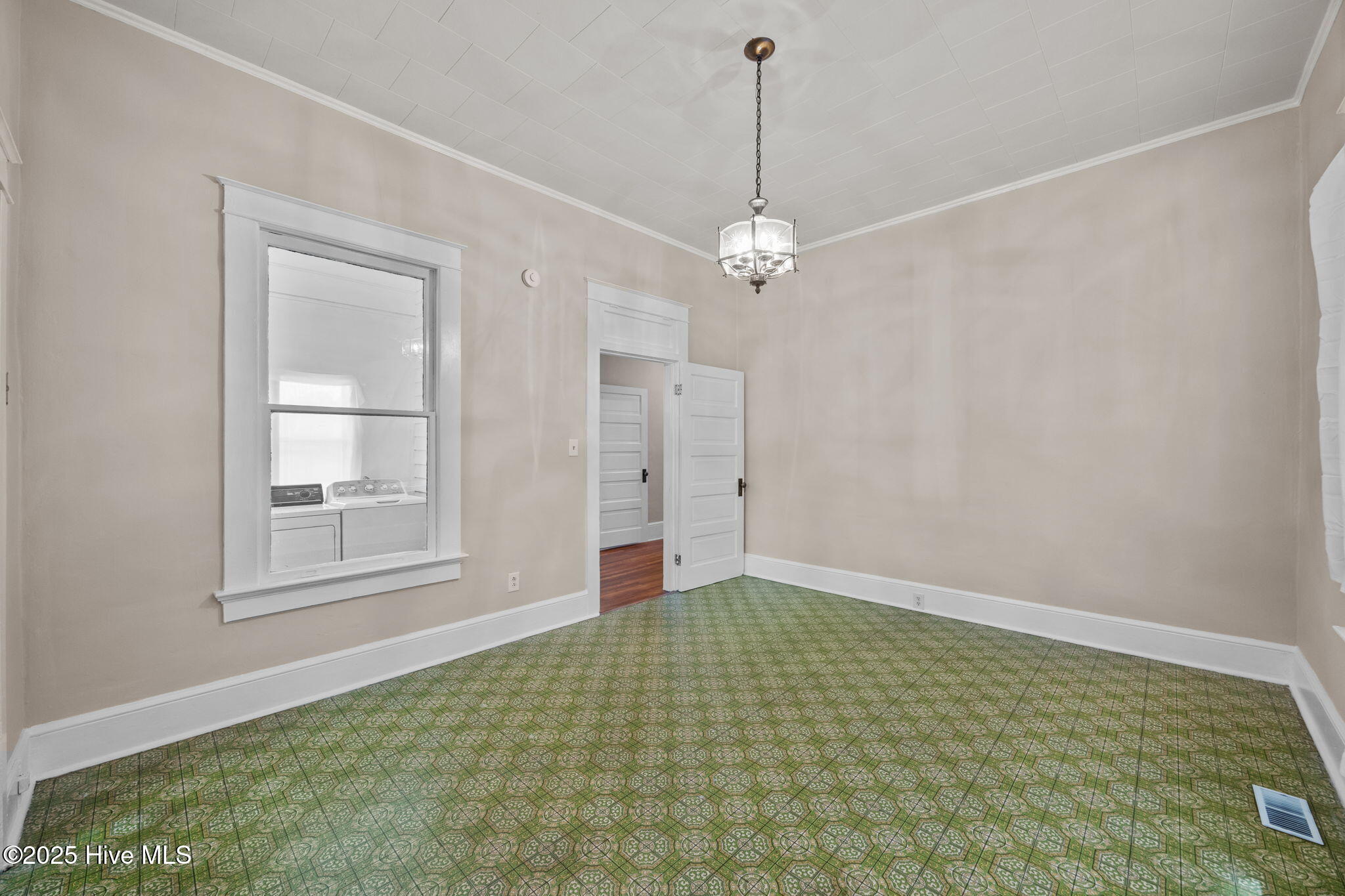820 E 4th Street