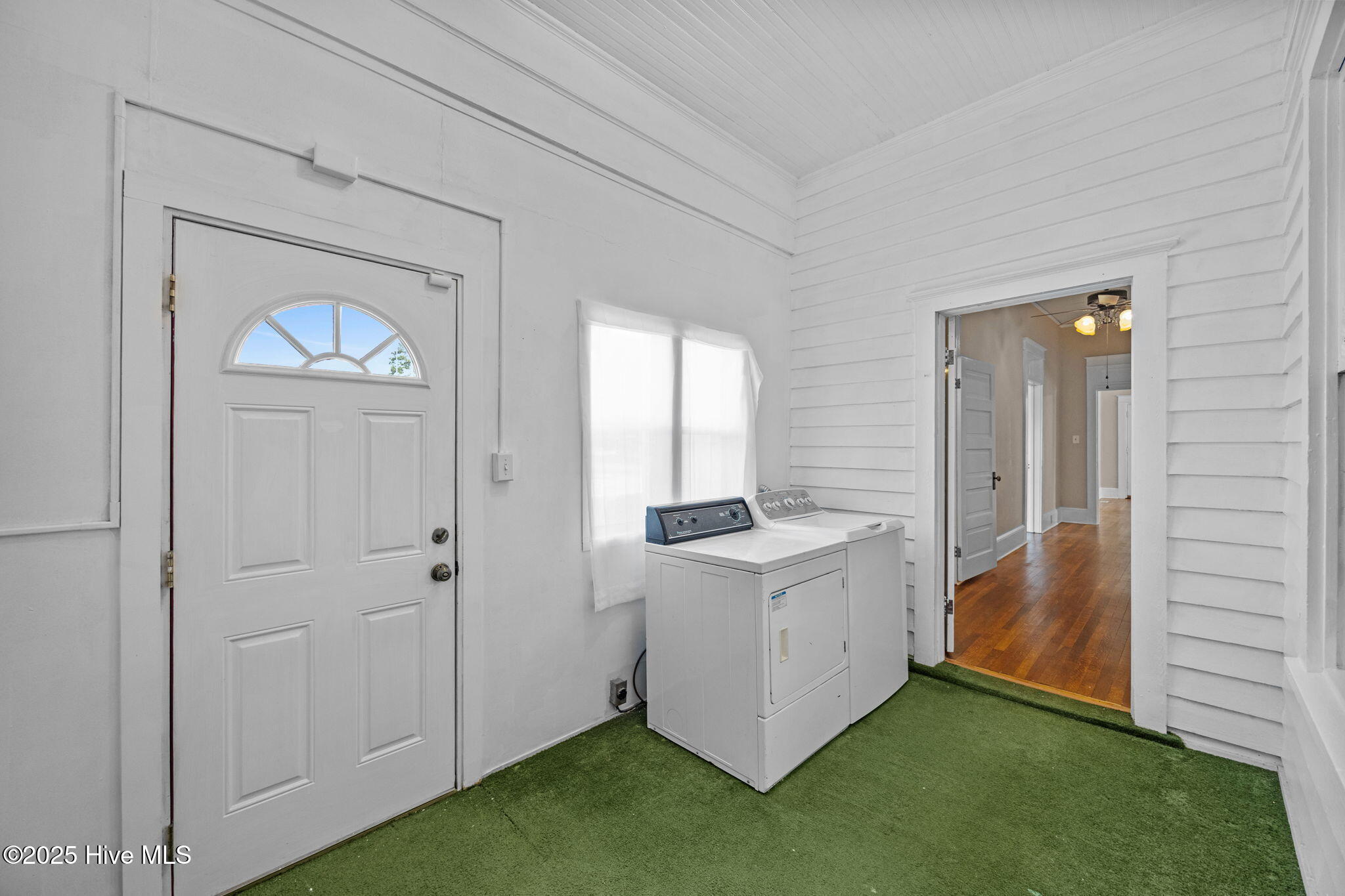820 E 4th Street