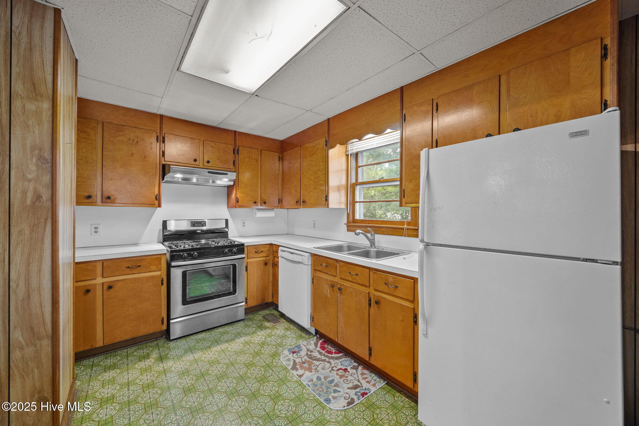 820 E 4th Street