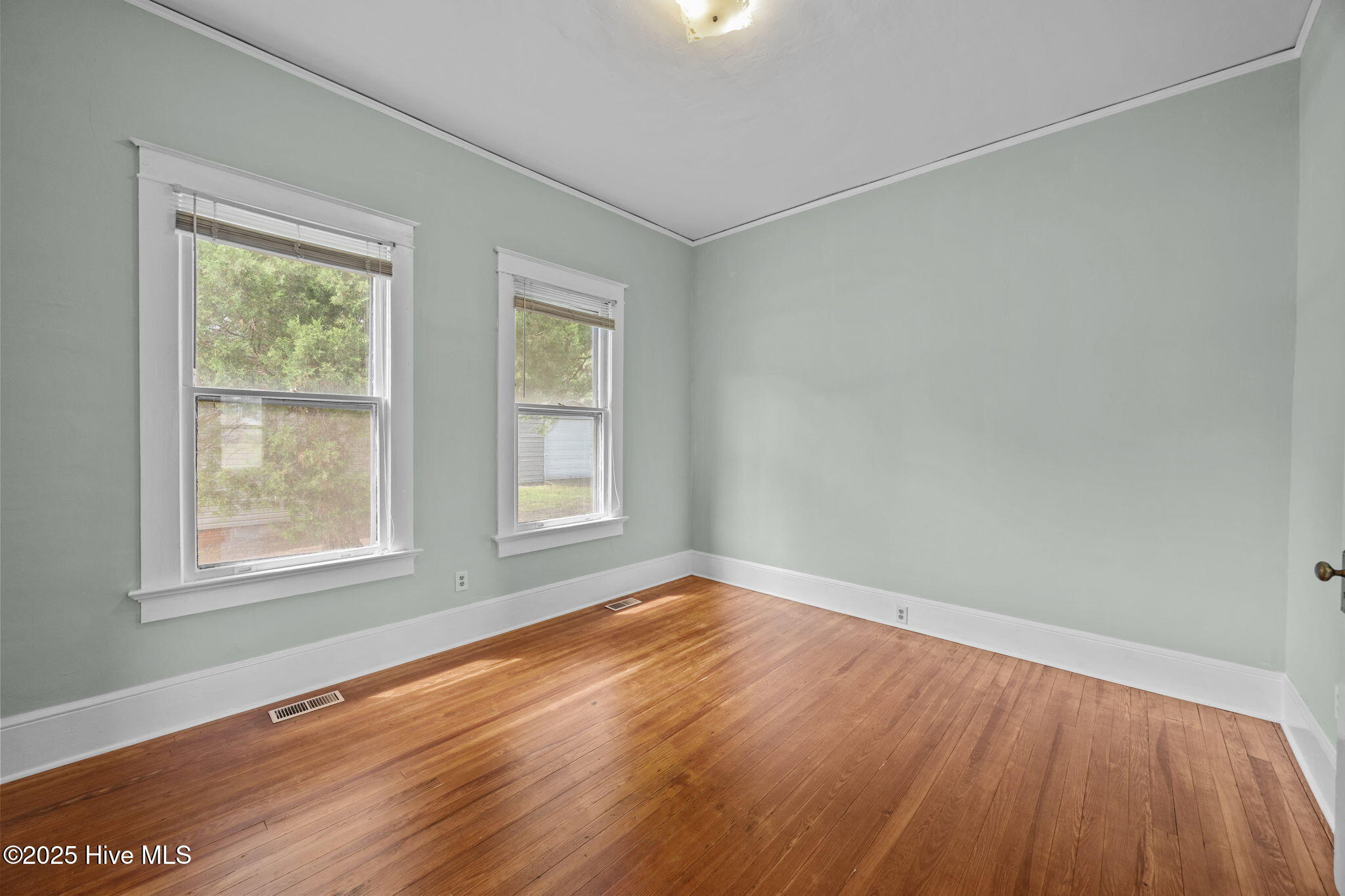820 E 4th Street