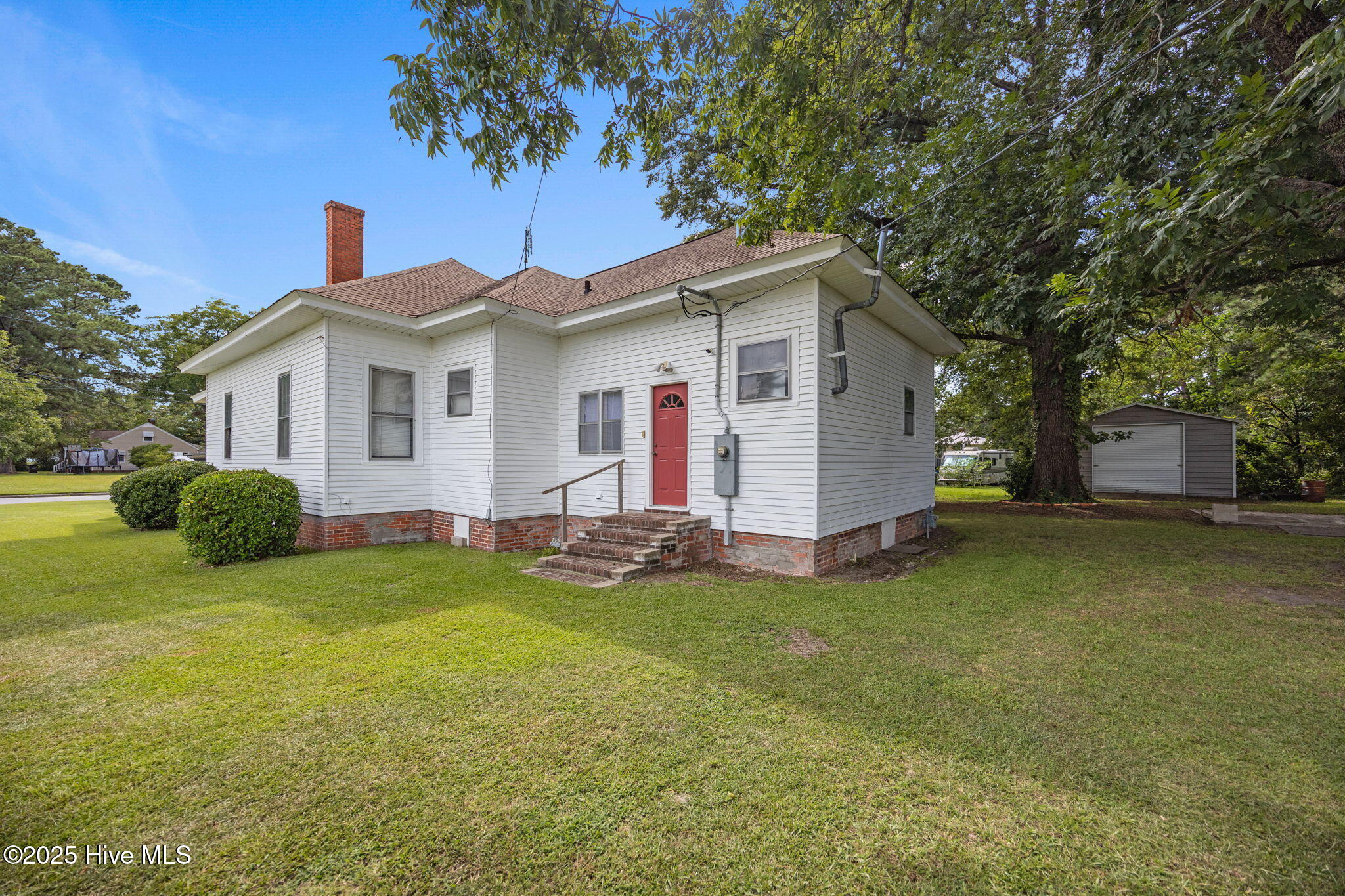 820 E 4th Street