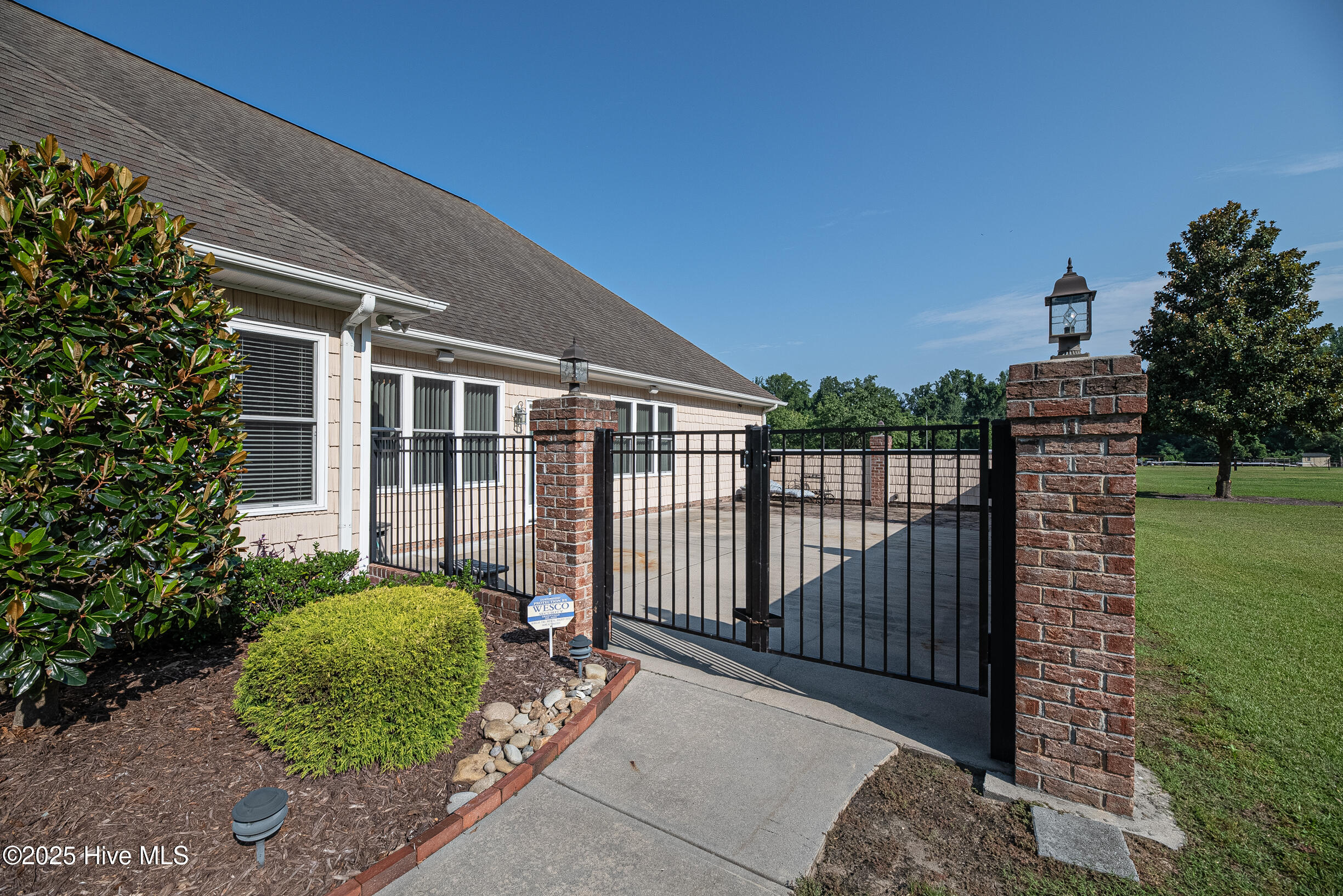 2361 Lt Hardee Road