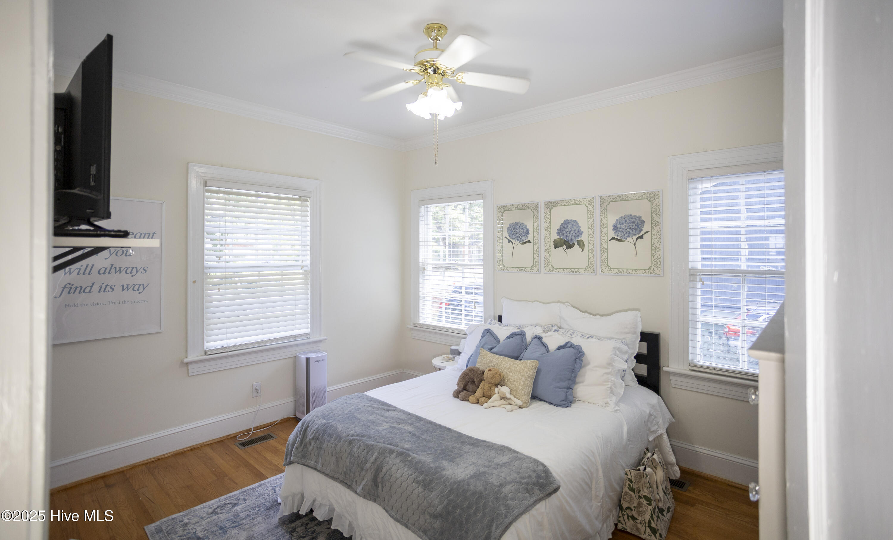 606 S Elm Street