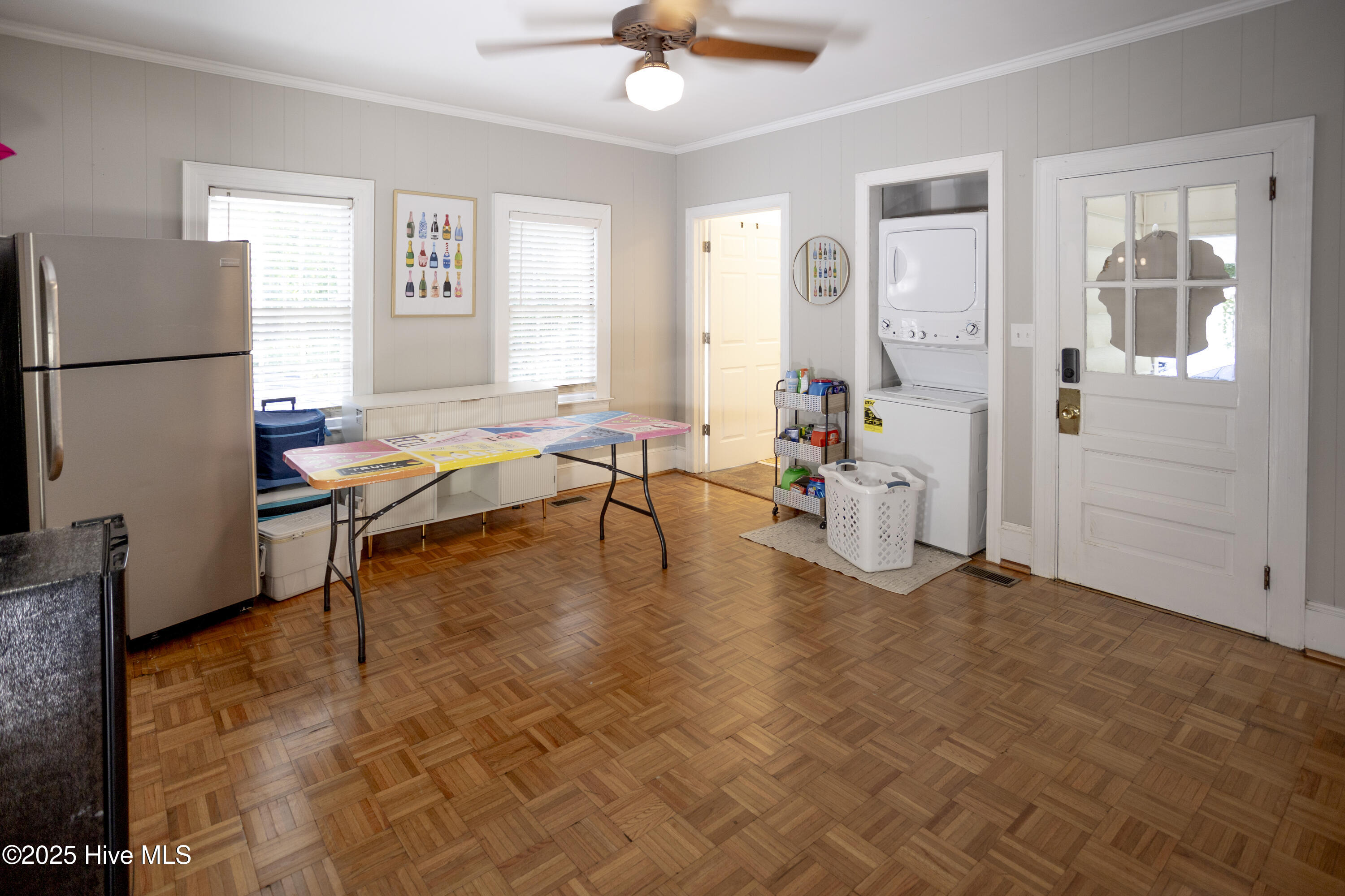 606 S Elm Street