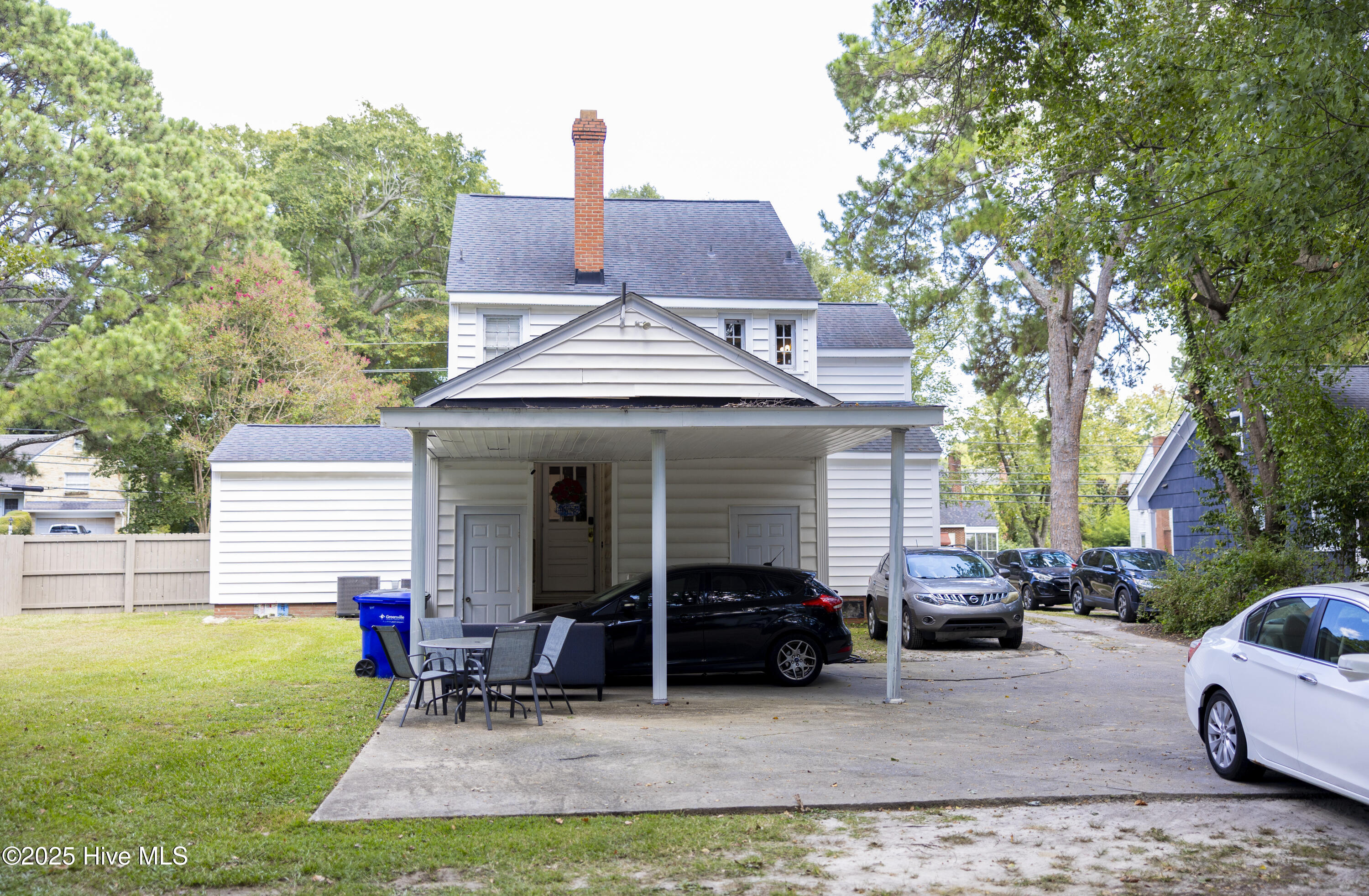 606 S Elm Street