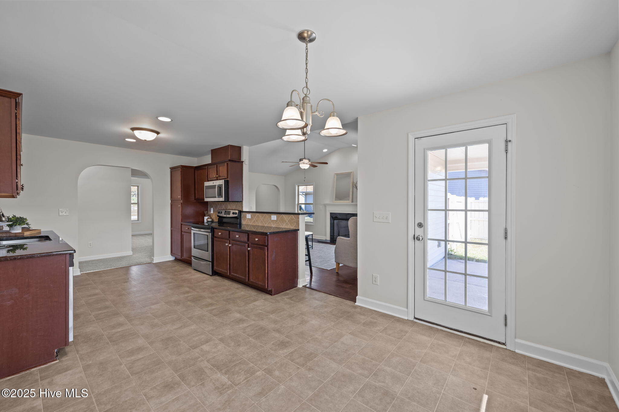 1305 Presidio Lane