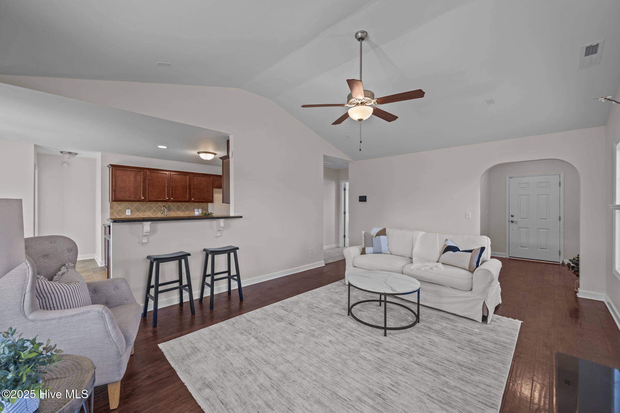 1305 Presidio Lane