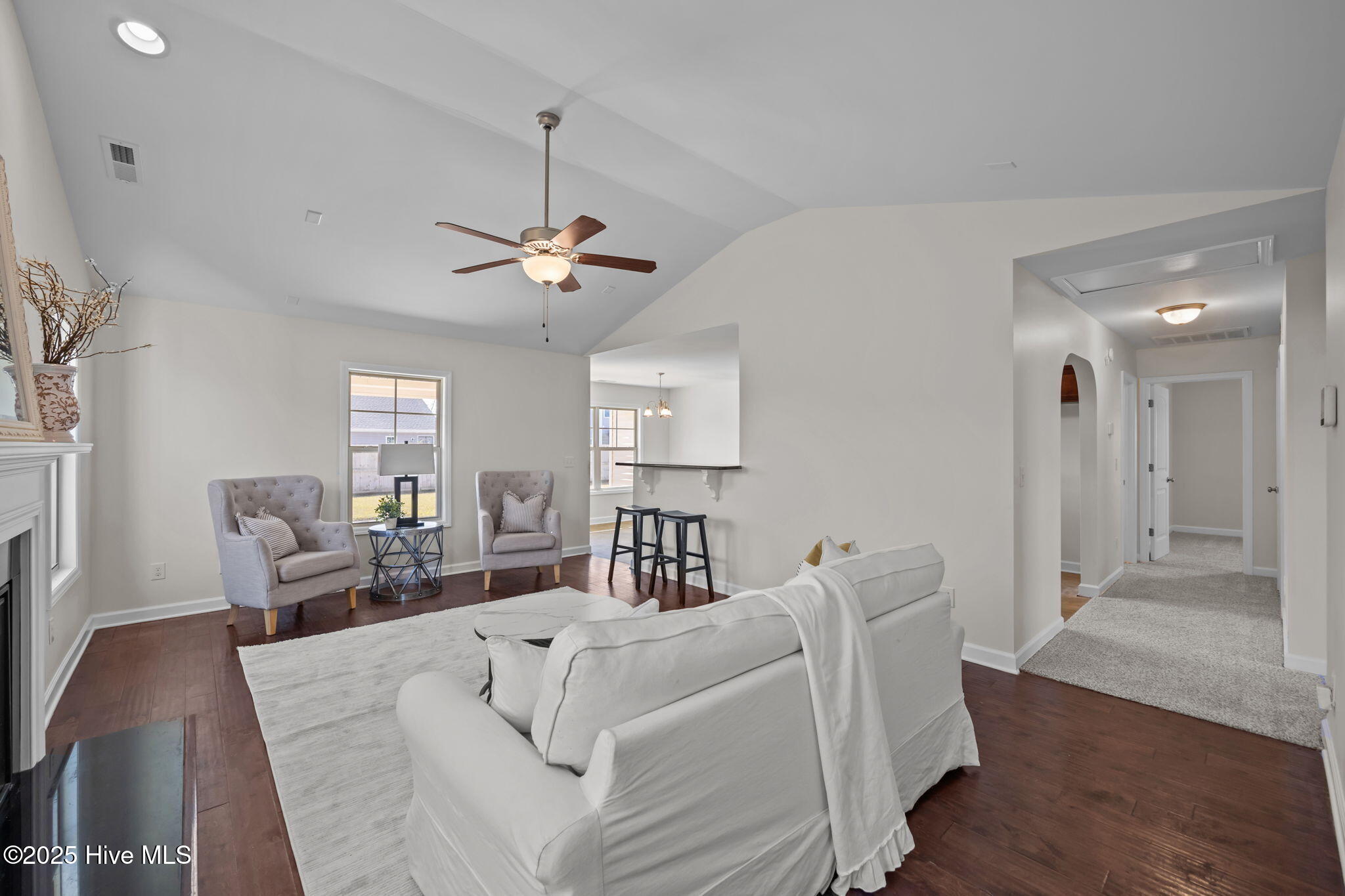 1305 Presidio Lane