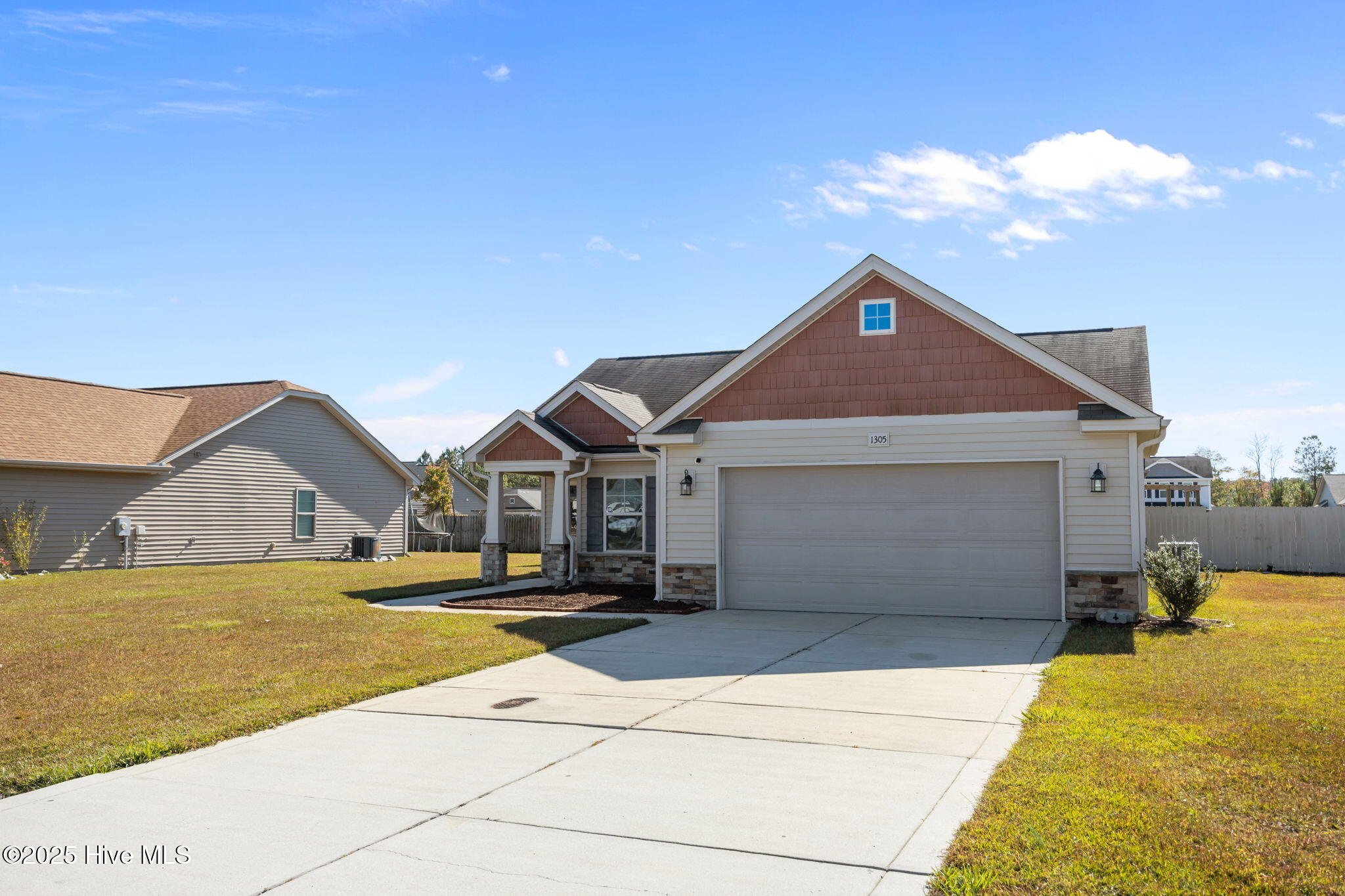1305 Presidio Lane