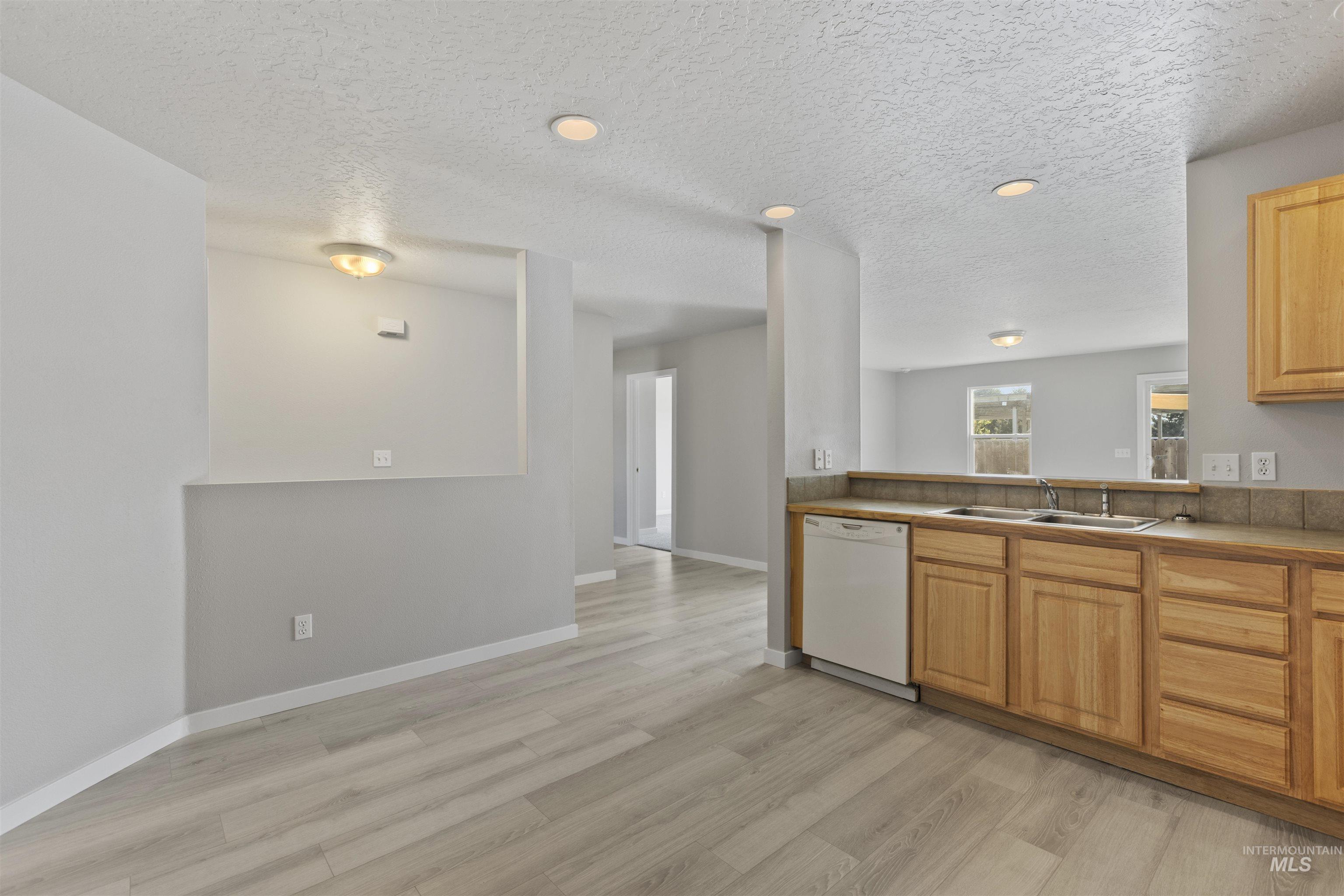 118 Bridgeport Ave