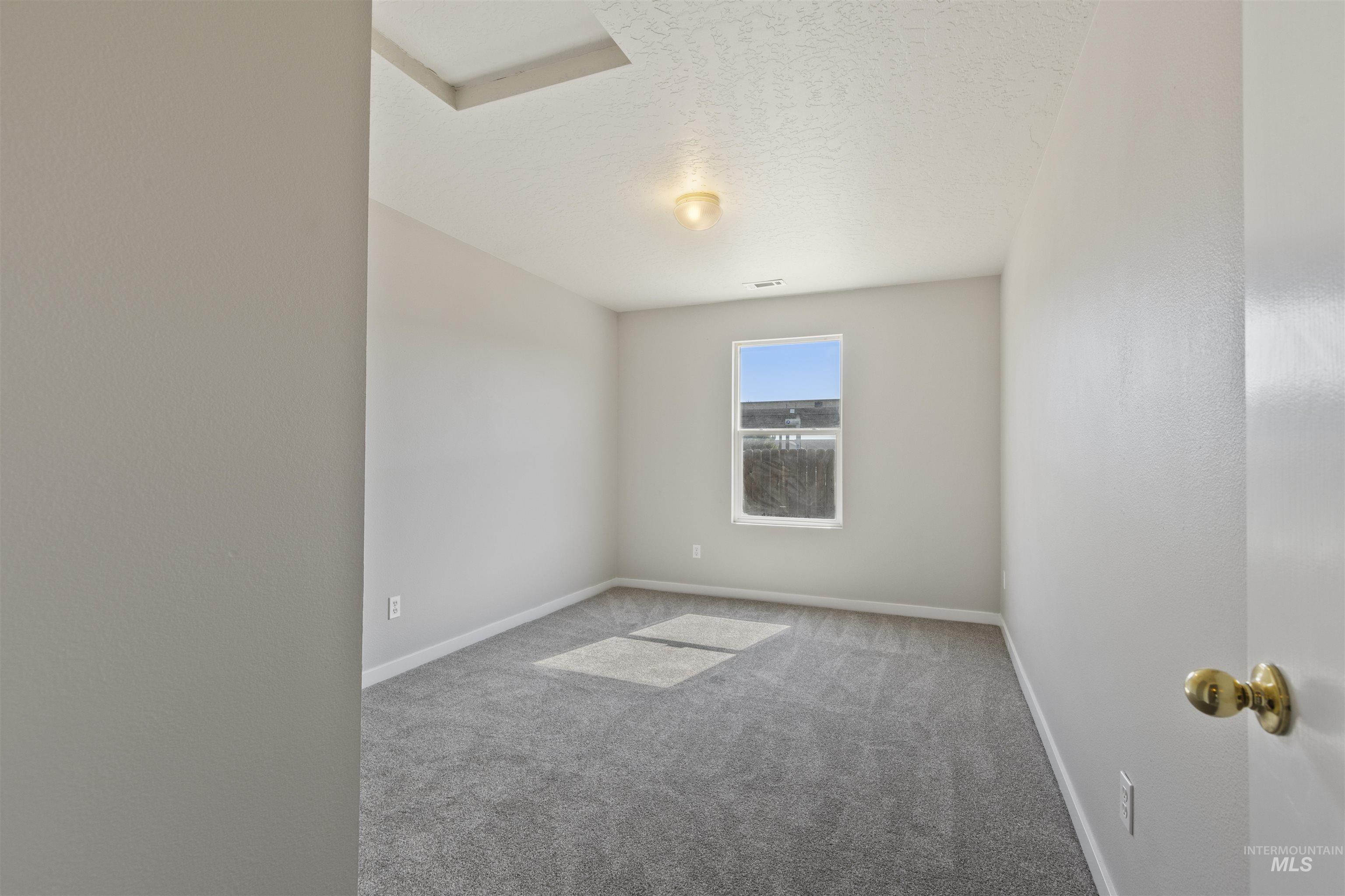 118 Bridgeport Ave
