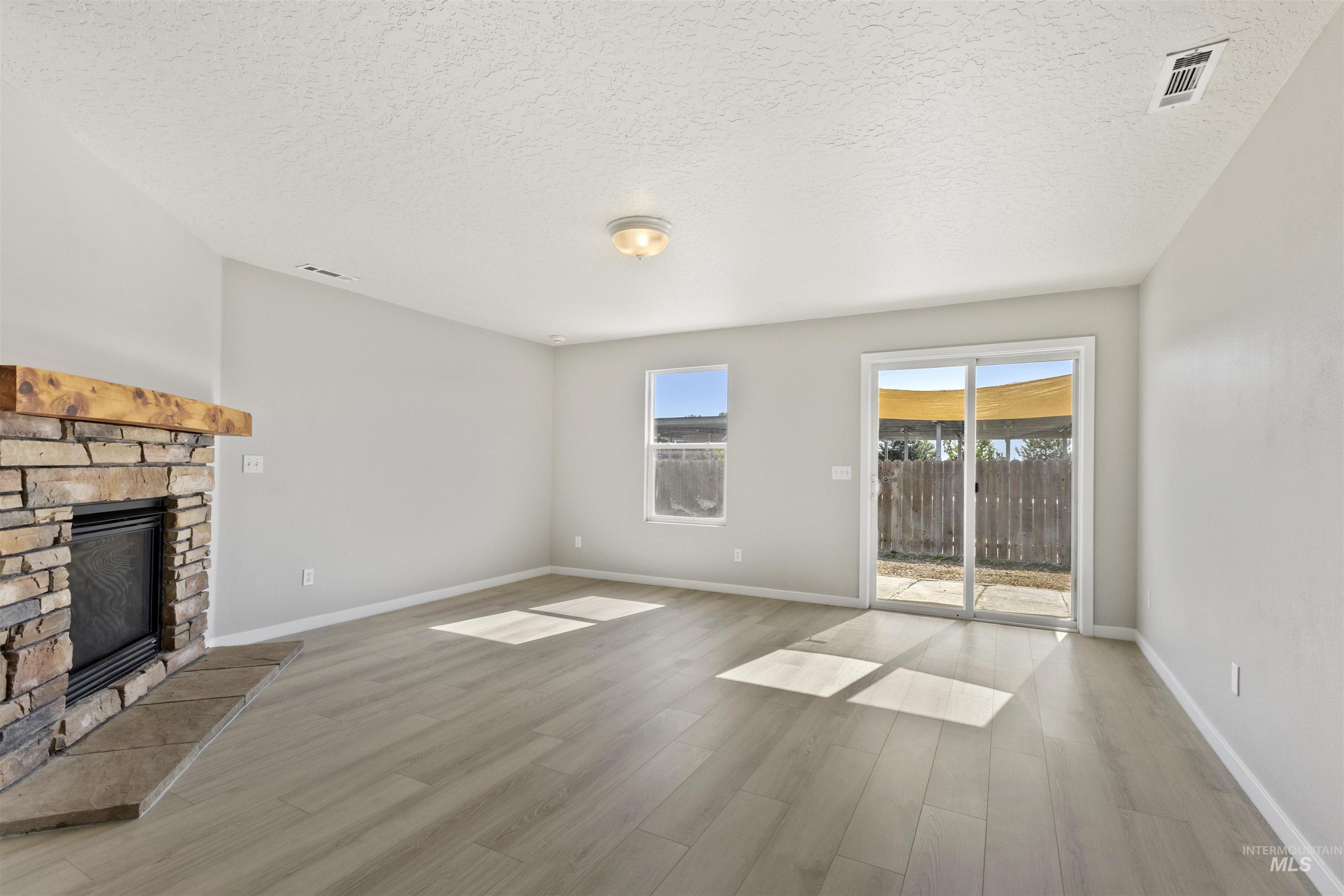 118 Bridgeport Ave