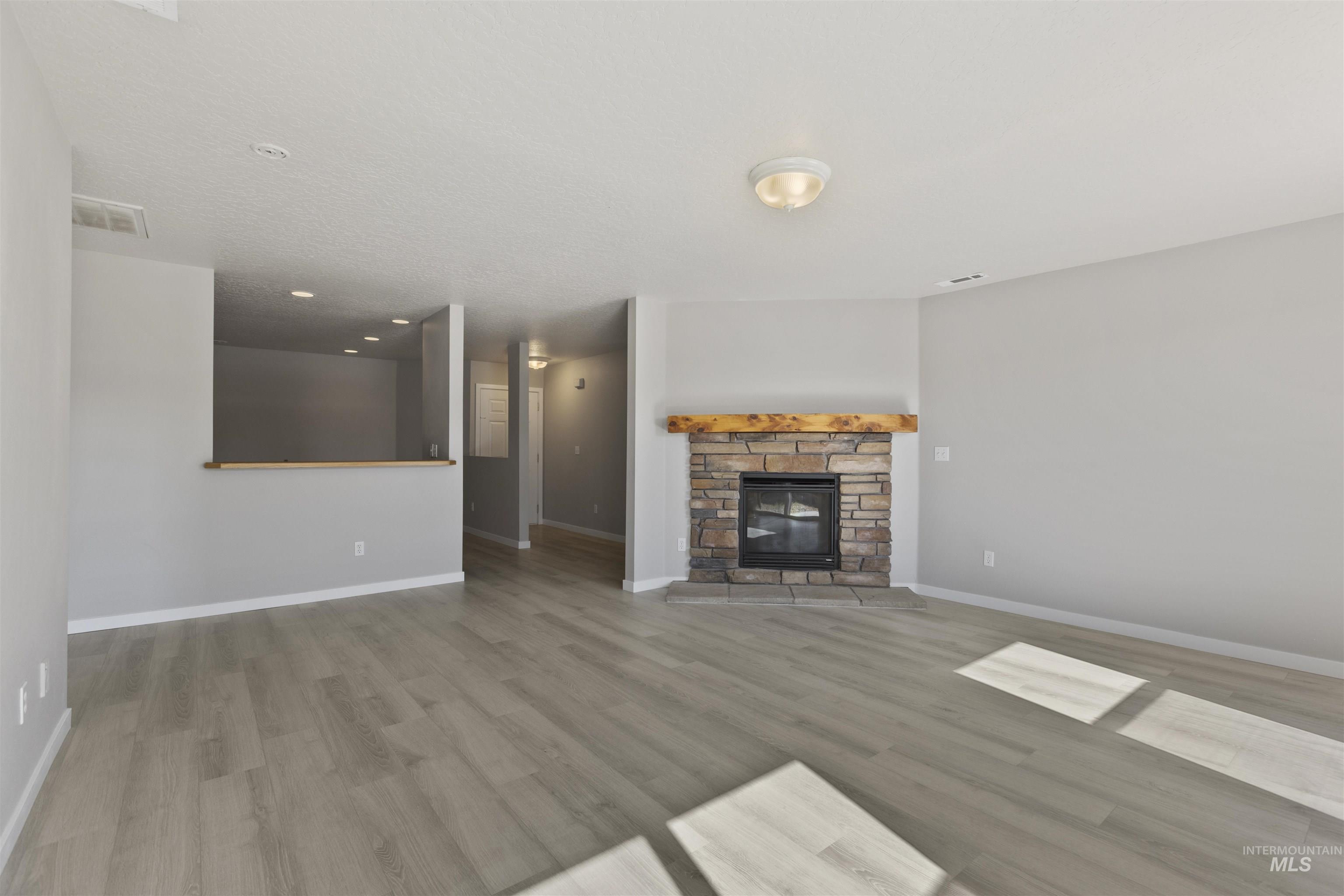 118 Bridgeport Ave