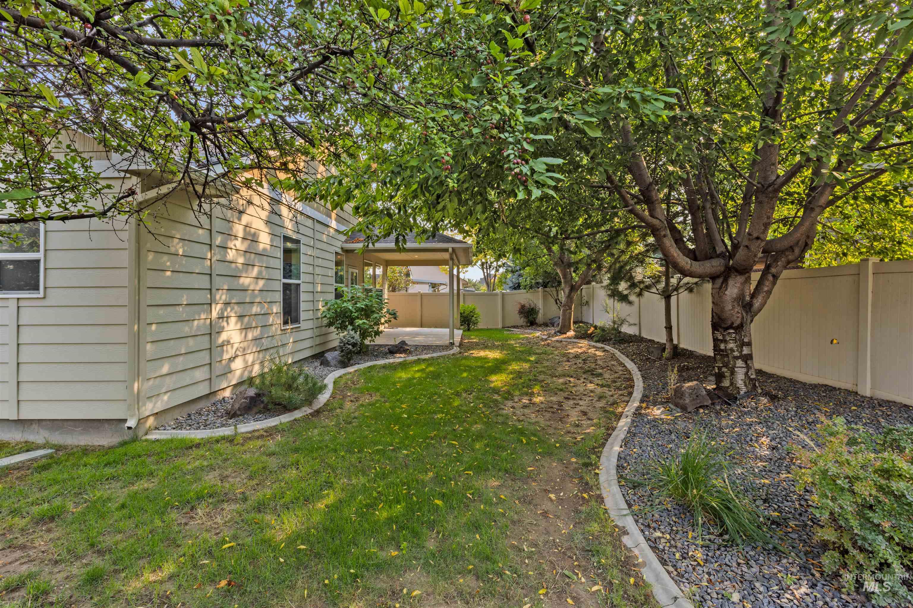 940 W Heather Woods Dr