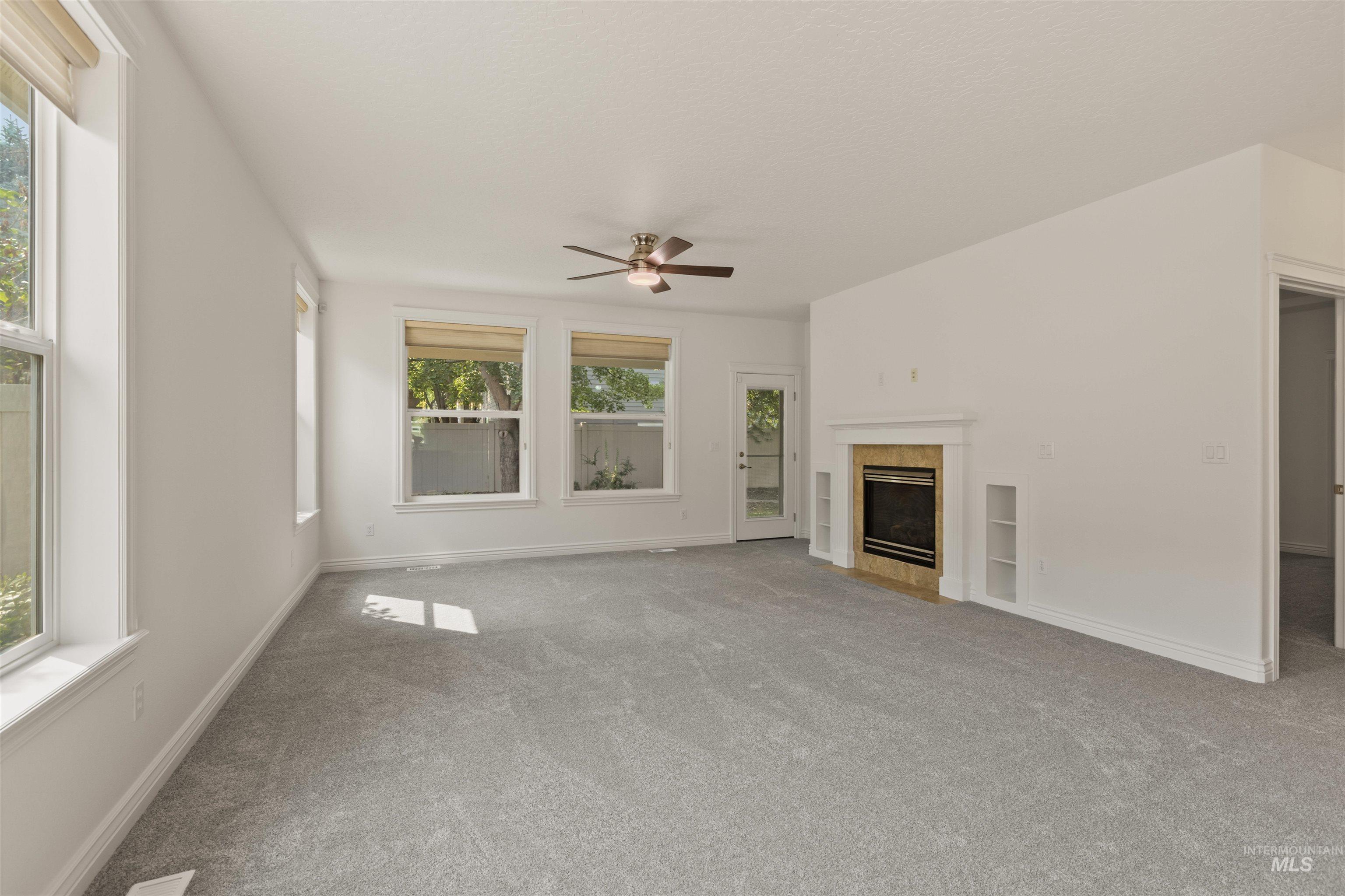 940 W Heather Woods Dr