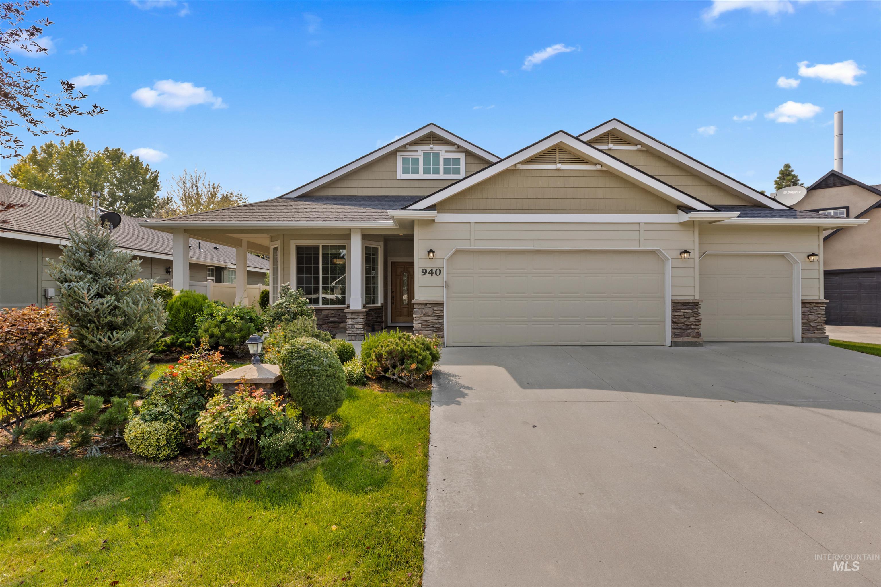 940 W Heather Woods Dr