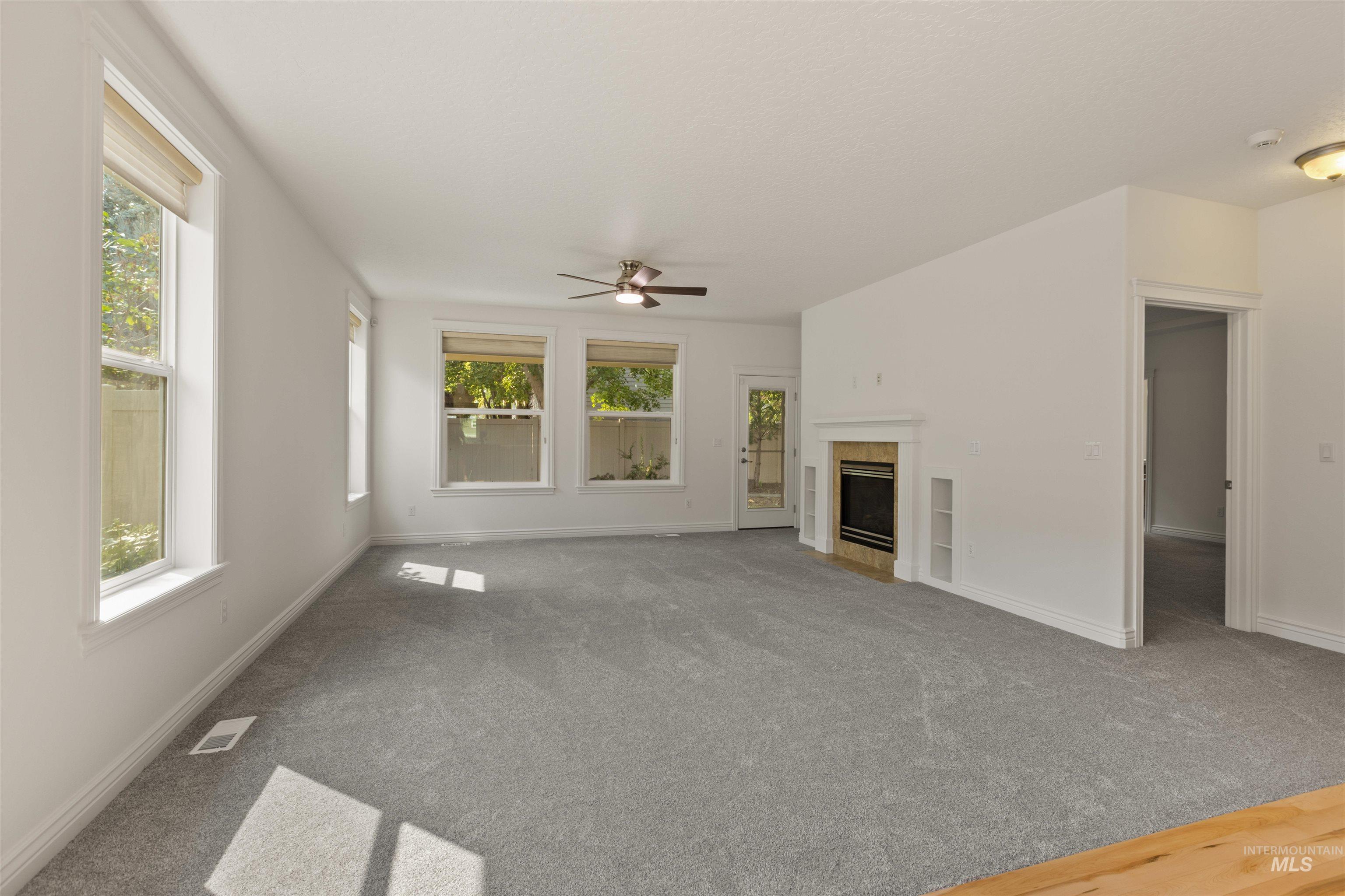 940 W Heather Woods Dr
