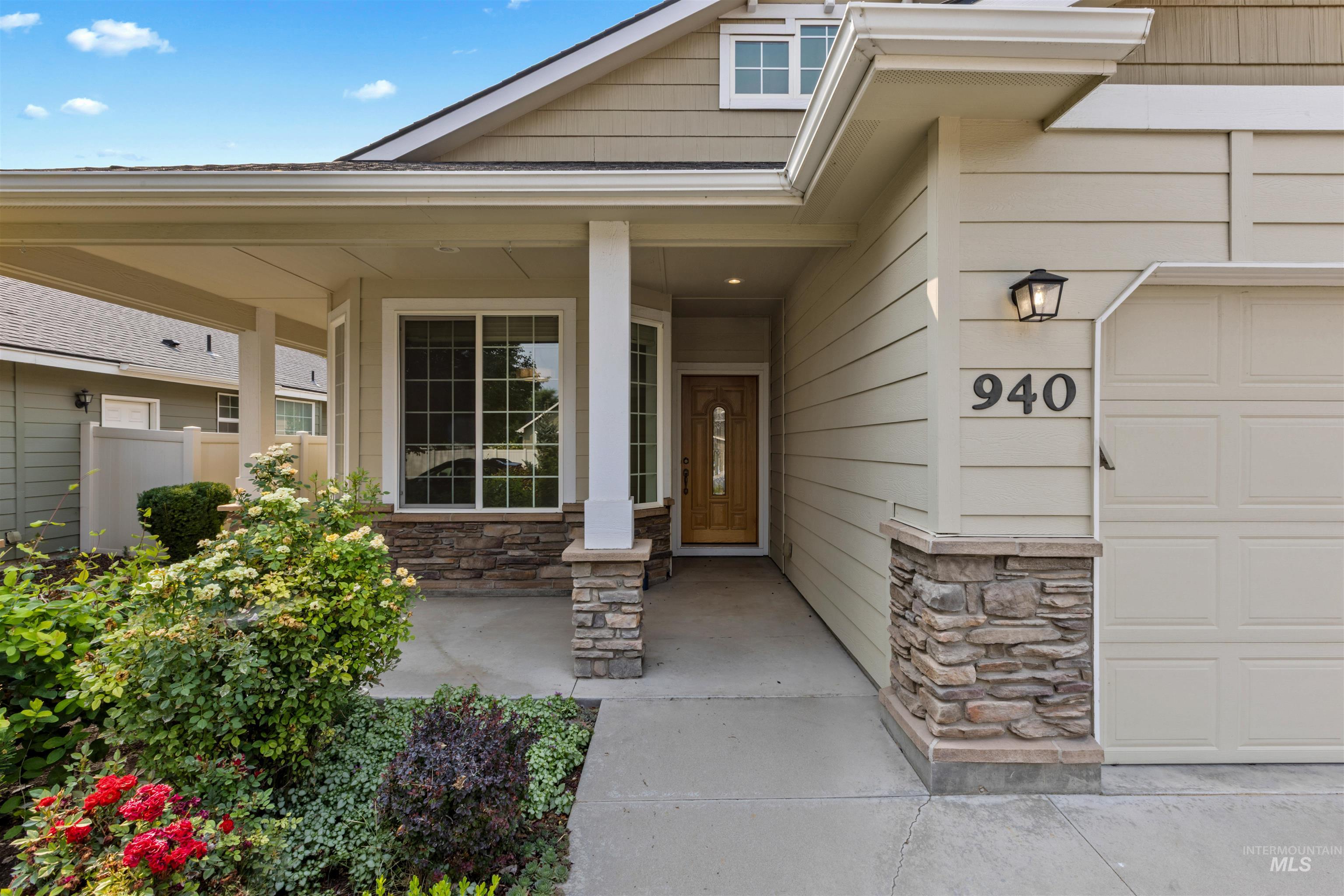 940 W Heather Woods Dr