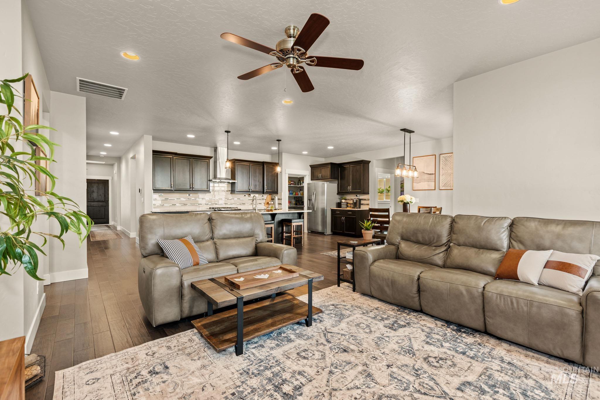 18677 Easter Peak Ave