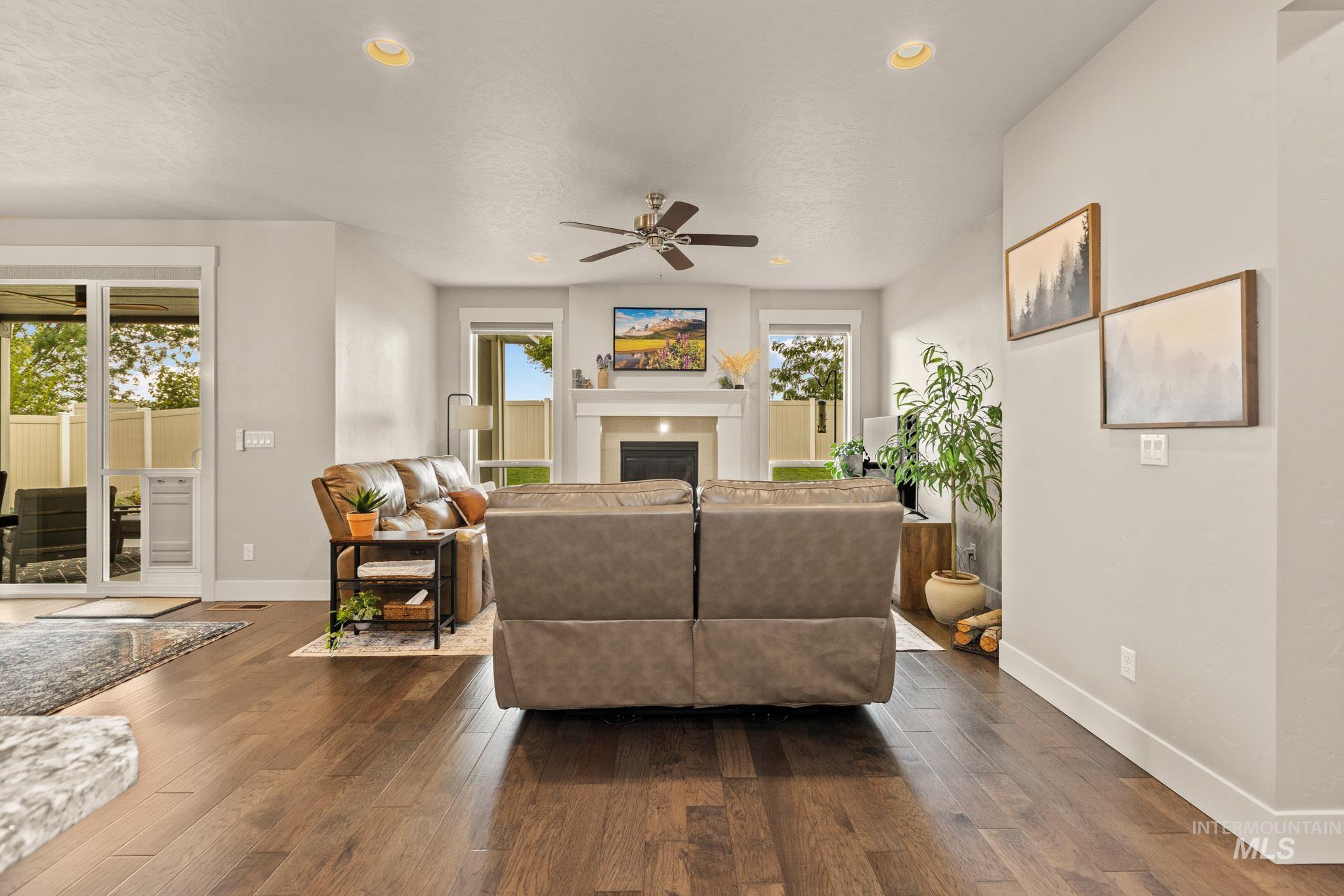 18677 Easter Peak Ave