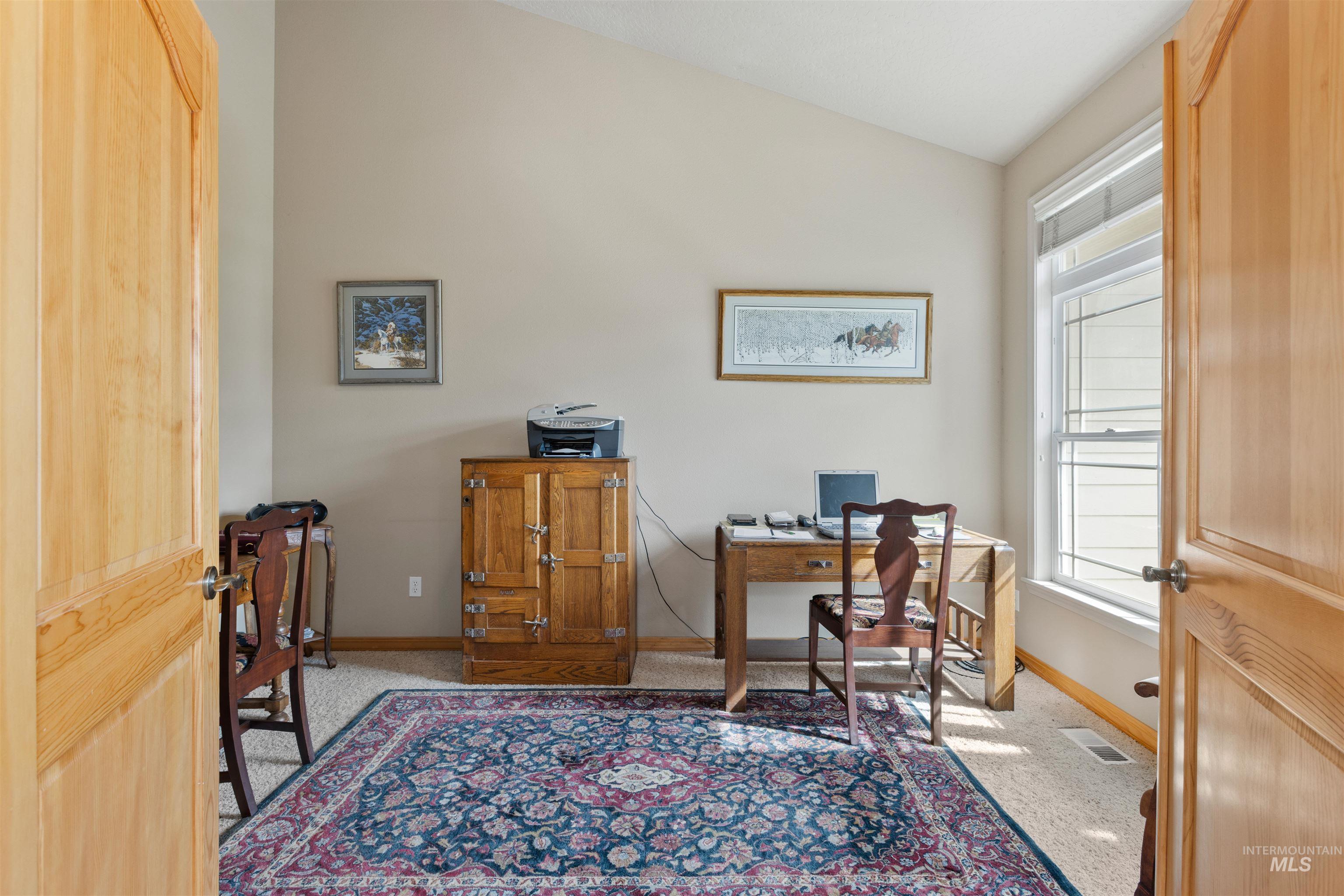 5996 Whispering Hills Dr