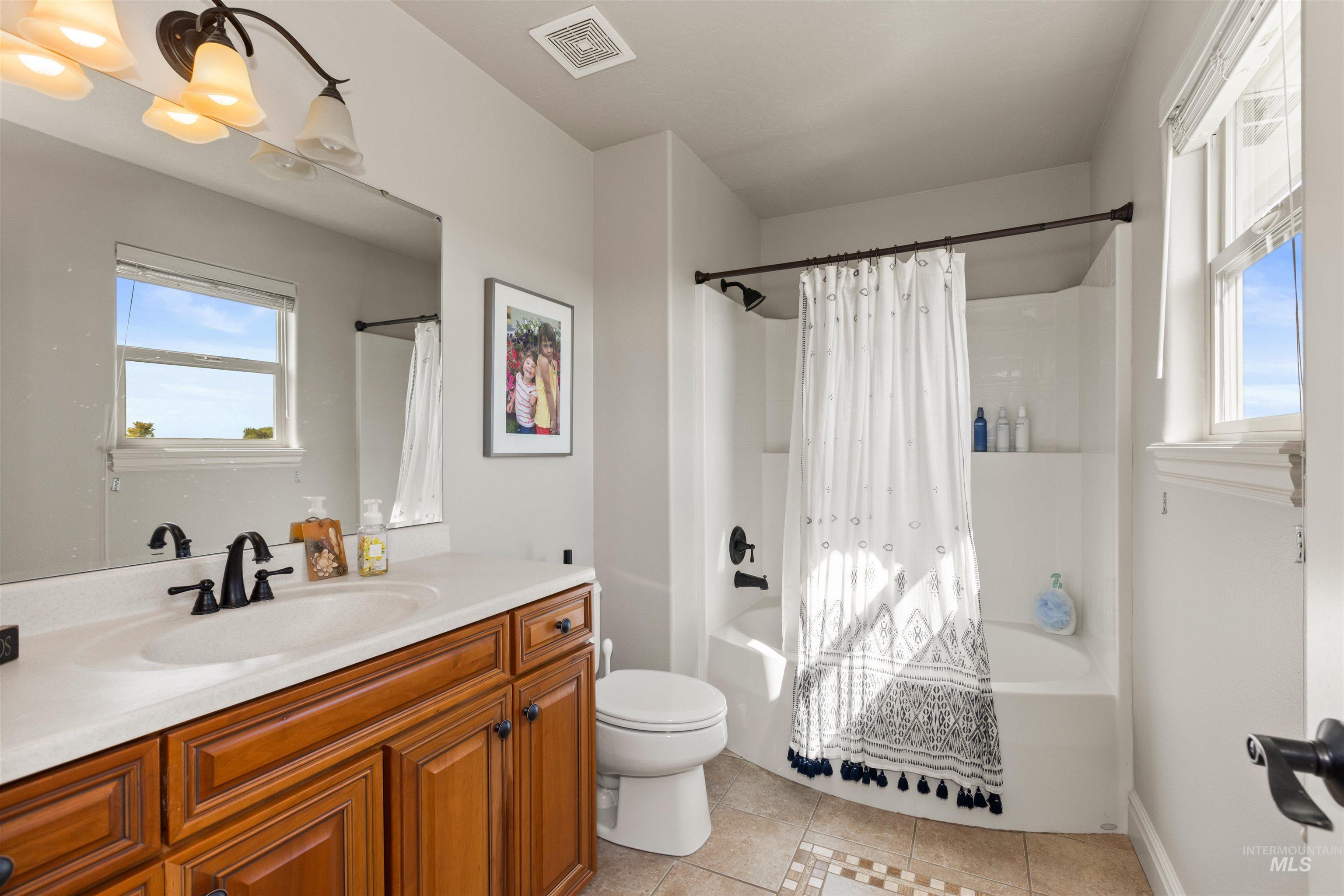 3642 E E Indian Trail Ln.