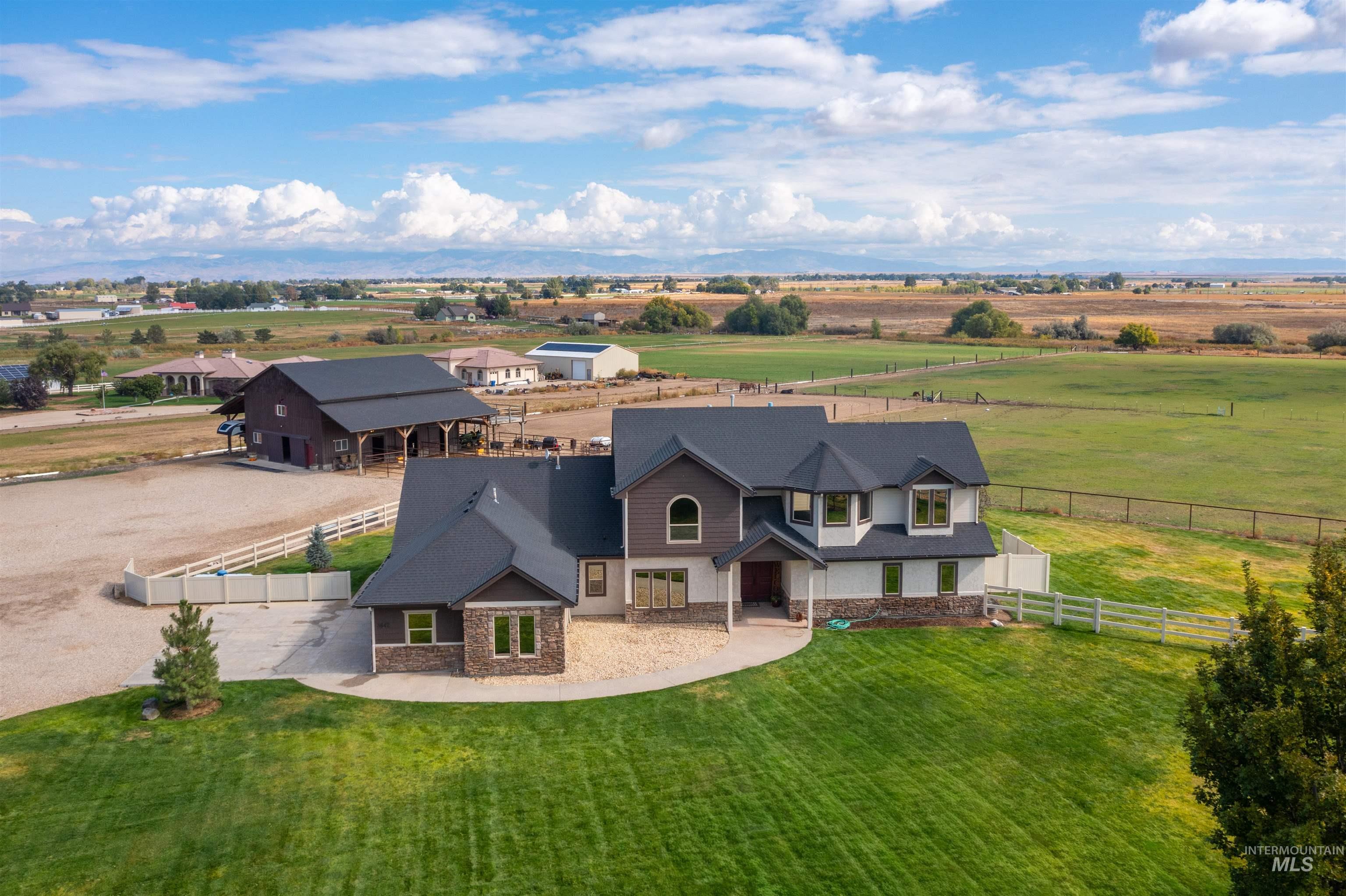 3642 E E Indian Trail Ln.