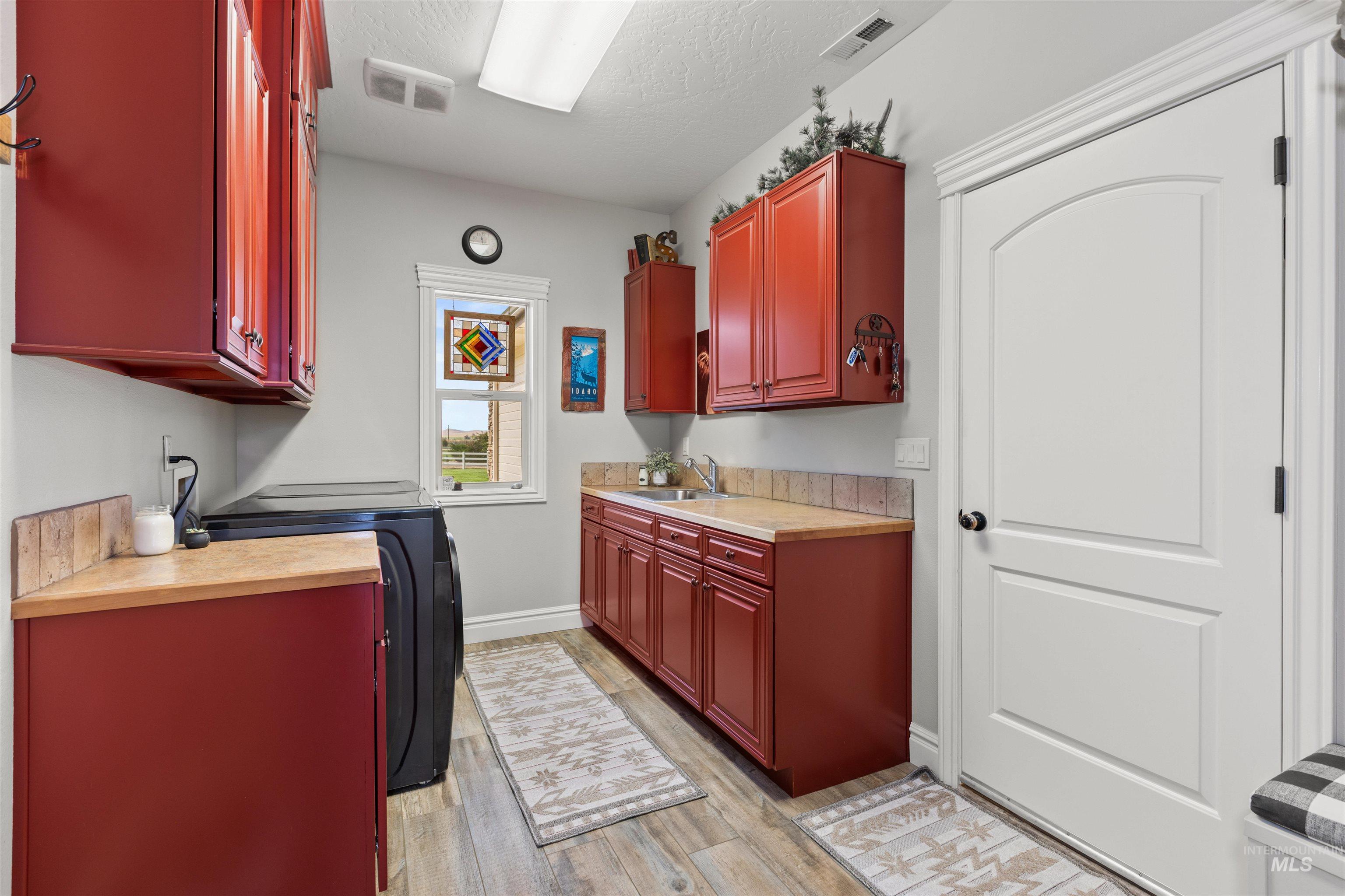 3642 E E Indian Trail Ln.