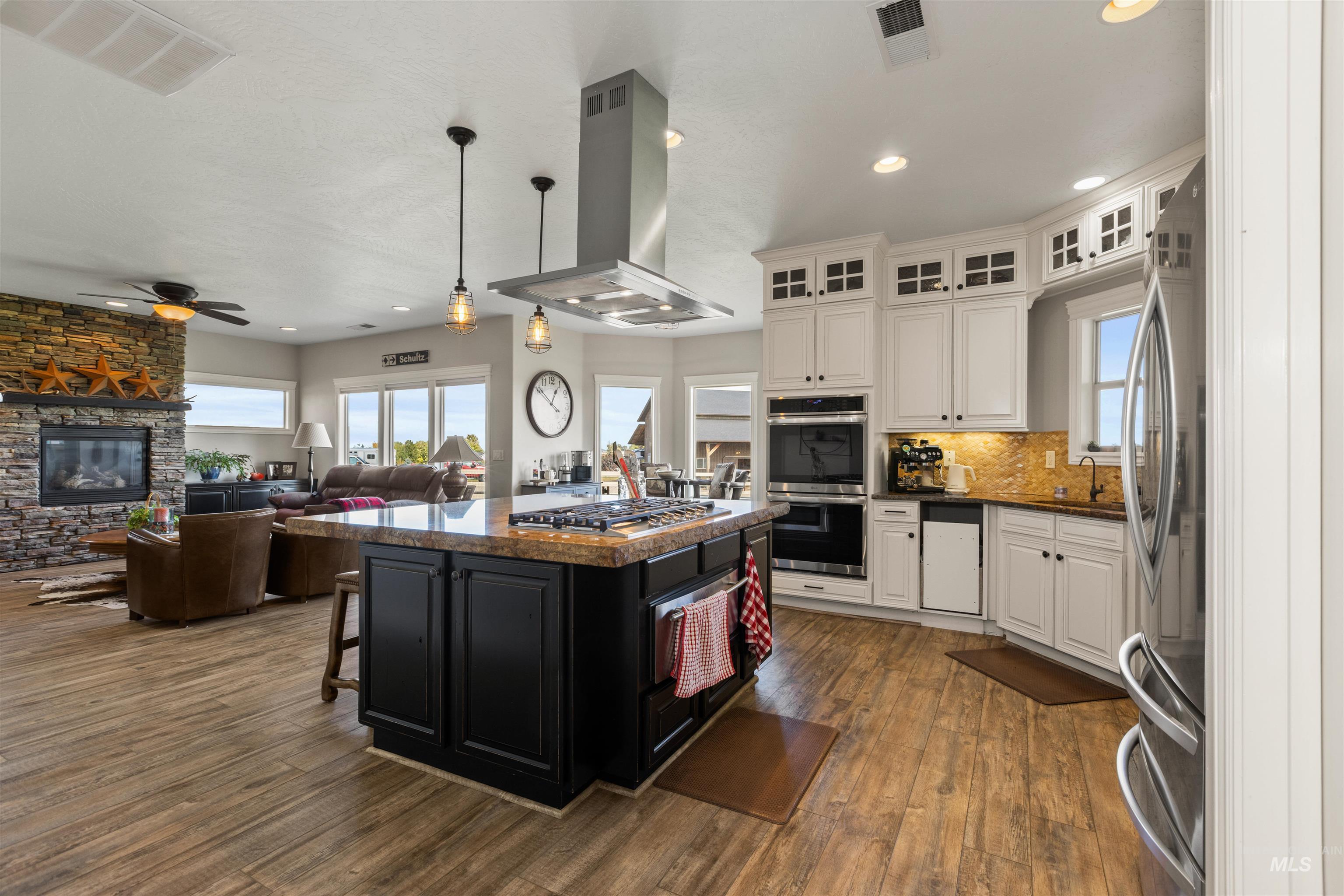 3642 E E Indian Trail Ln.