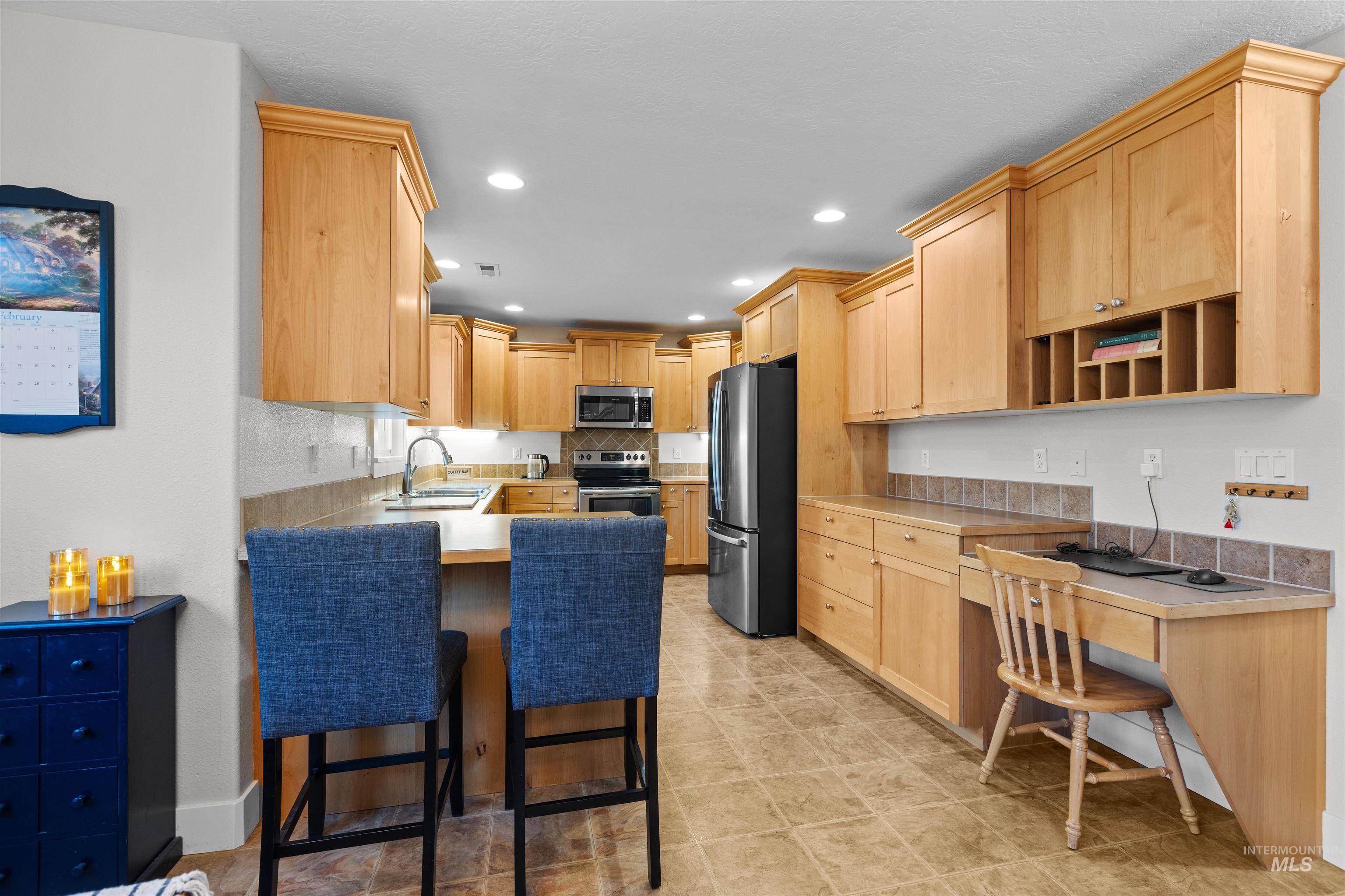 650 Triumph Drive