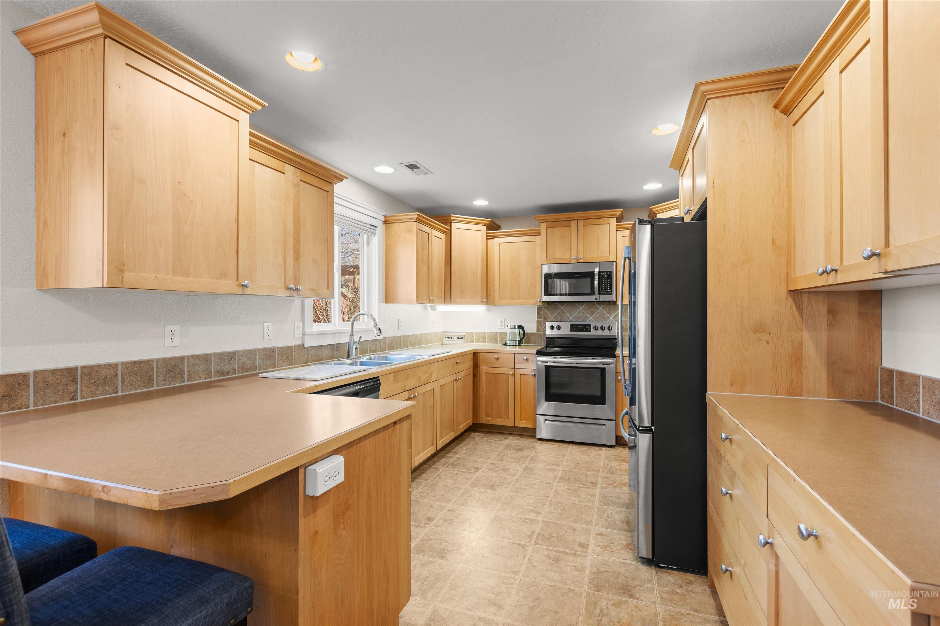 650 Triumph Drive