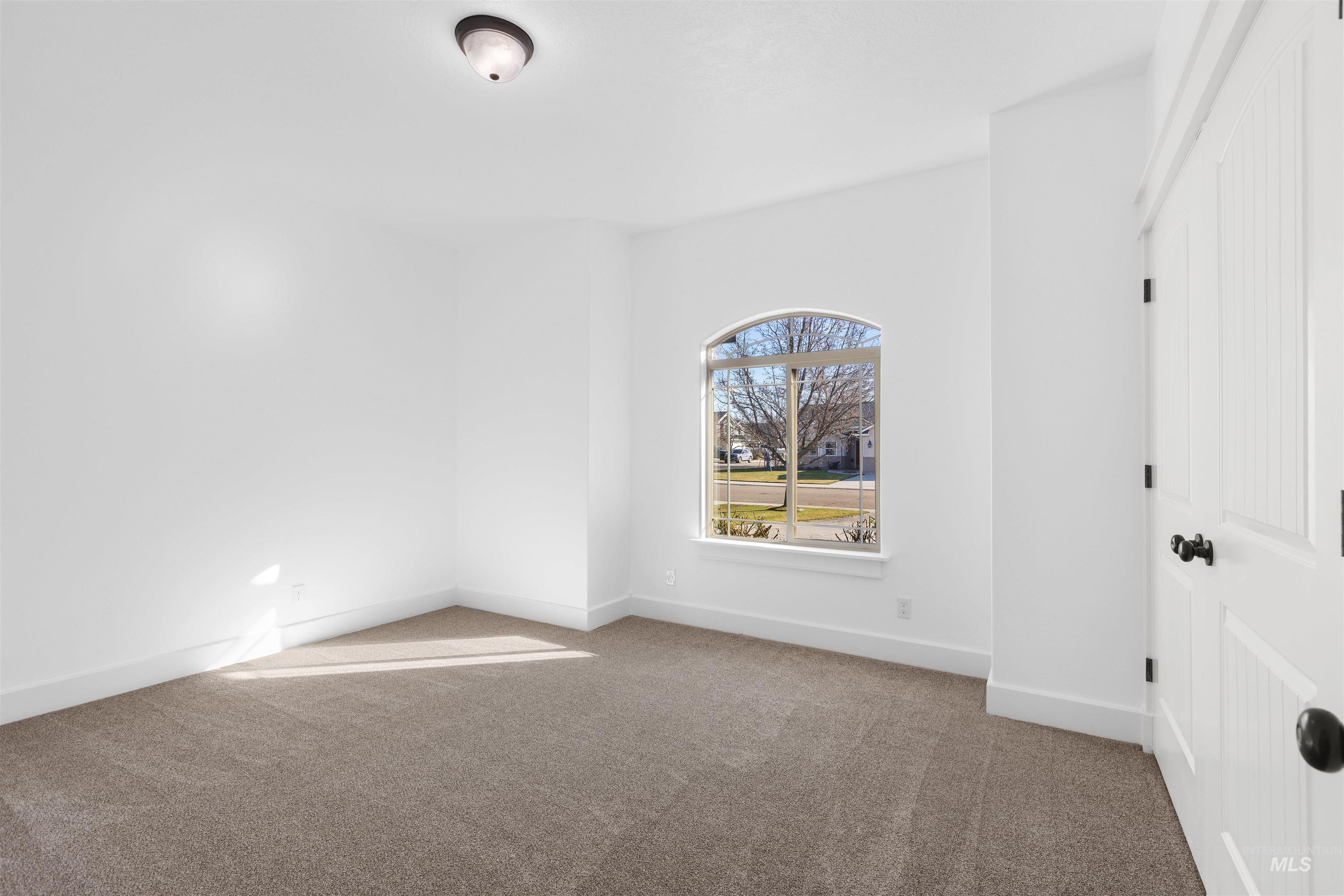 16947 N Thurgood Loop