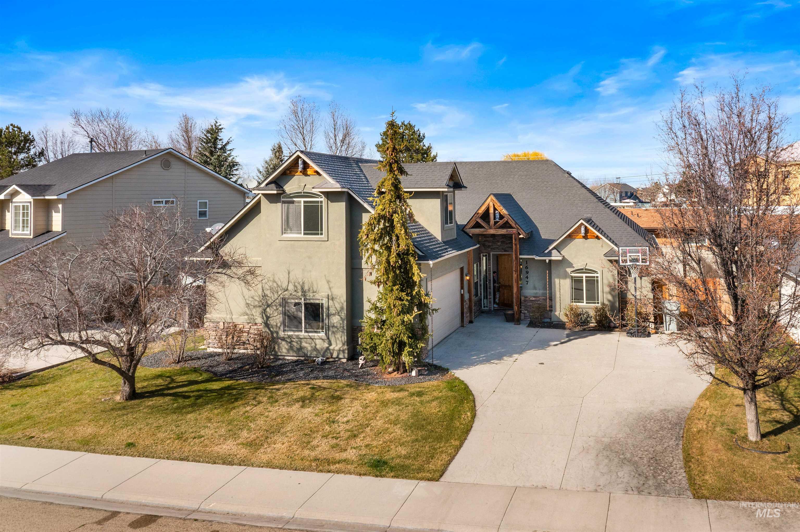 16947 N Thurgood Loop