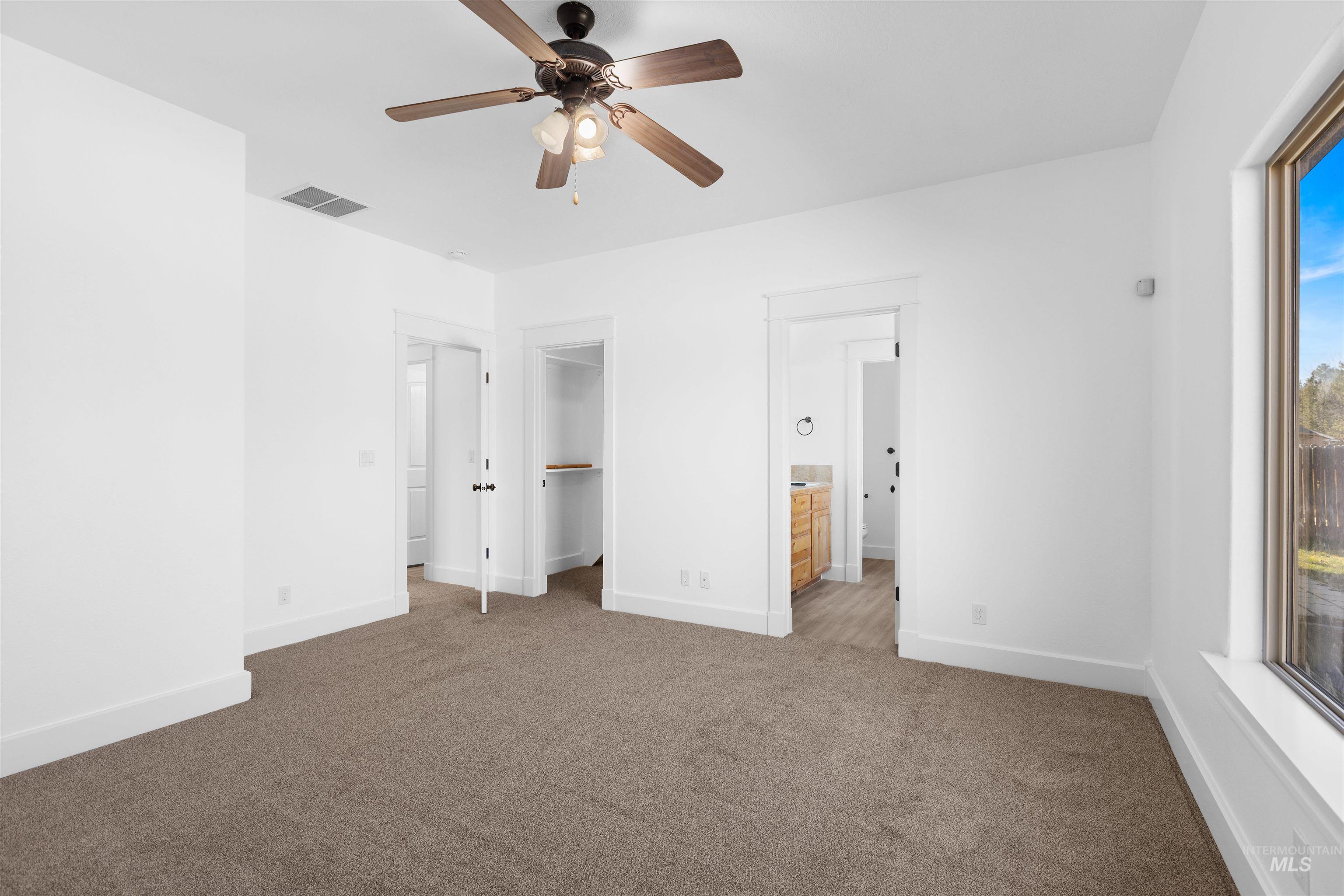 16947 N Thurgood Loop