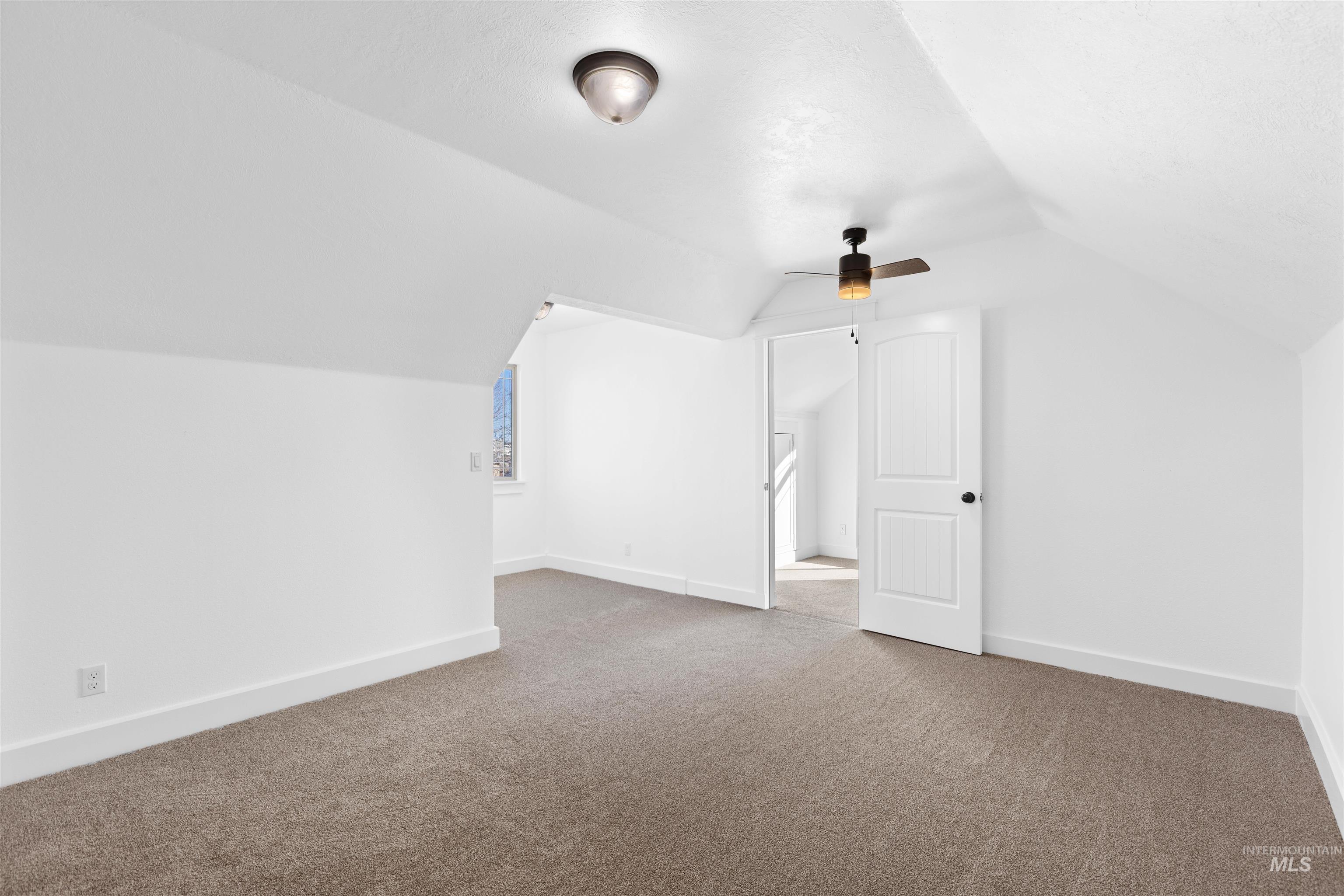 16947 N Thurgood Loop