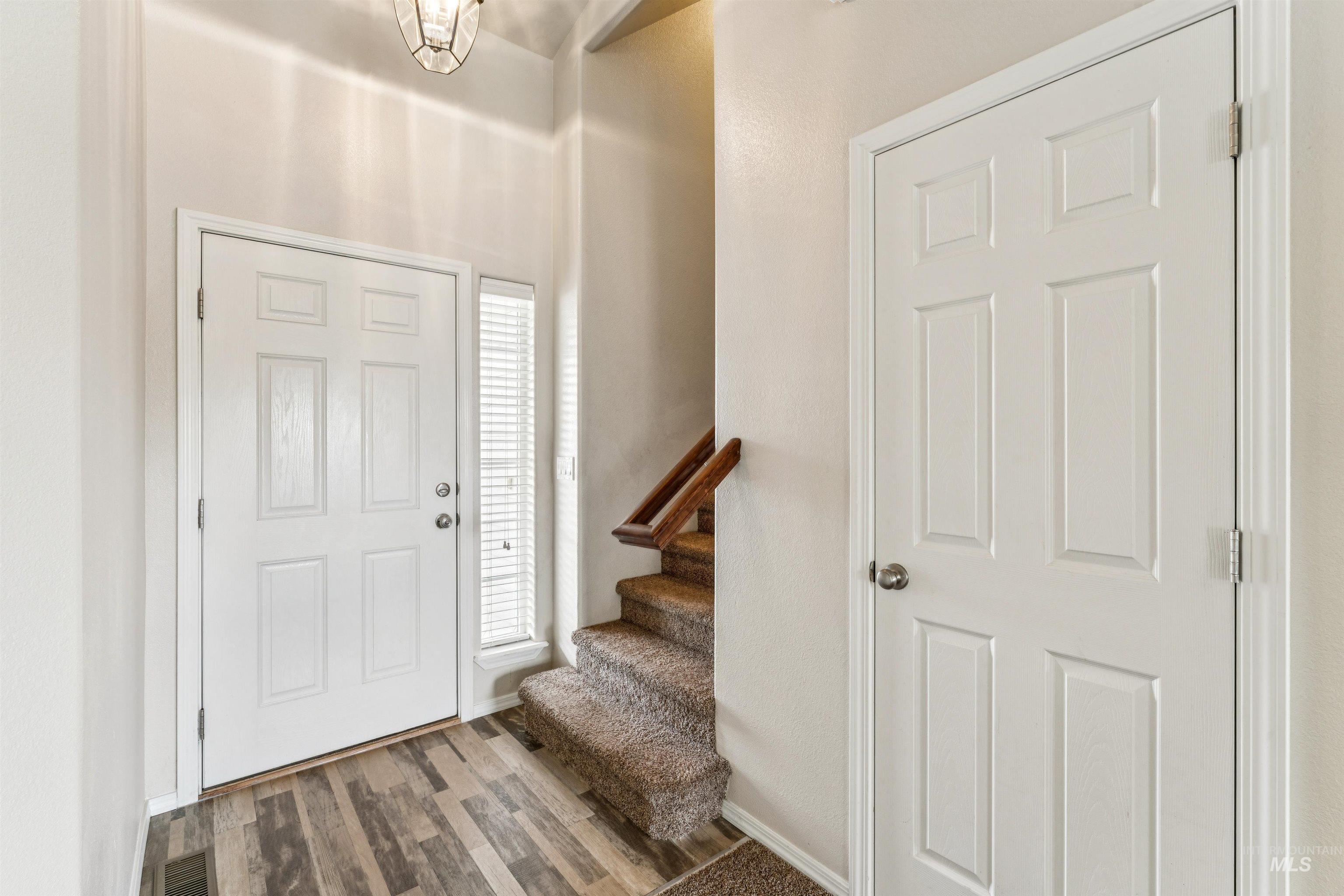 12527 Deadwood Ct