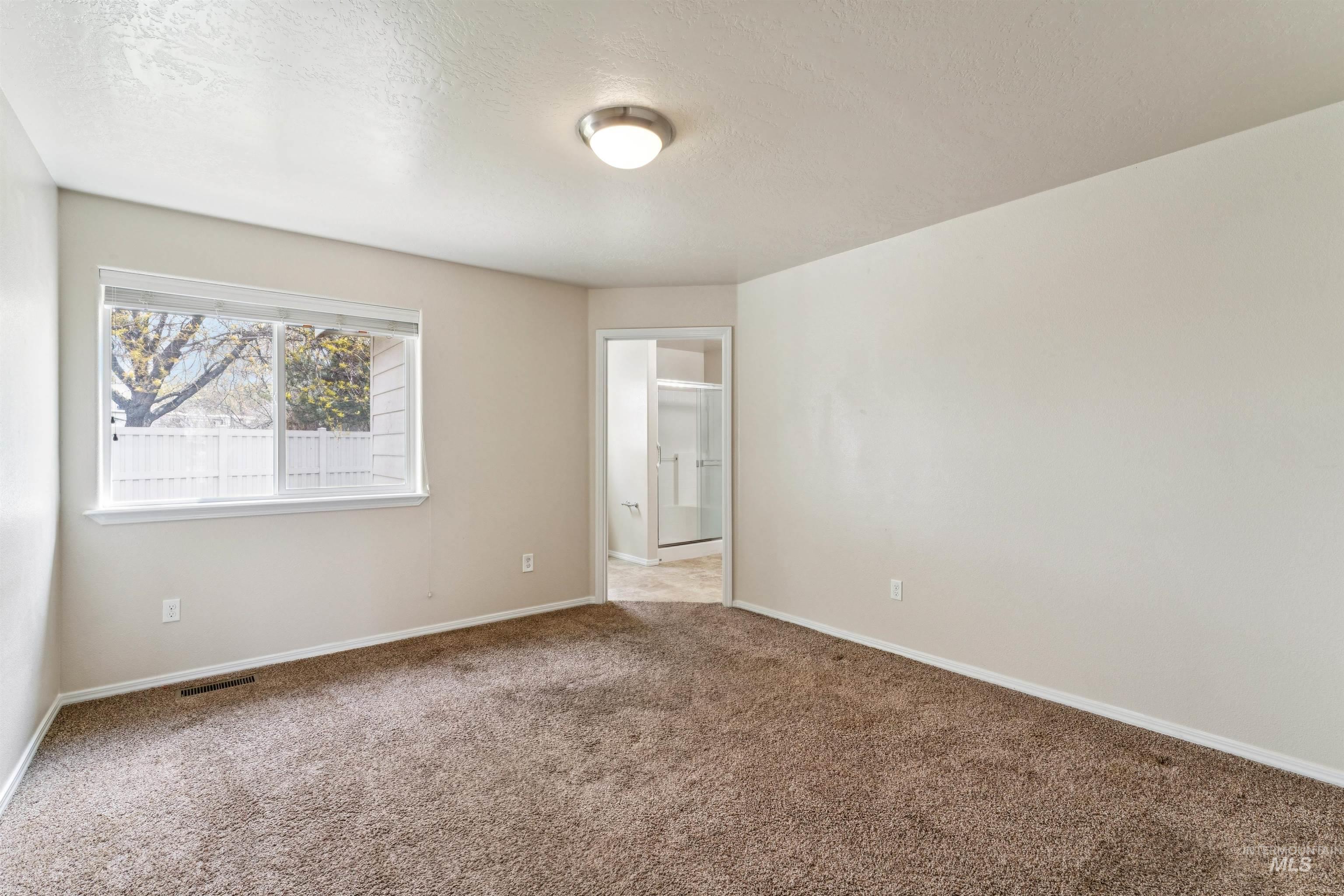 12527 Deadwood Ct