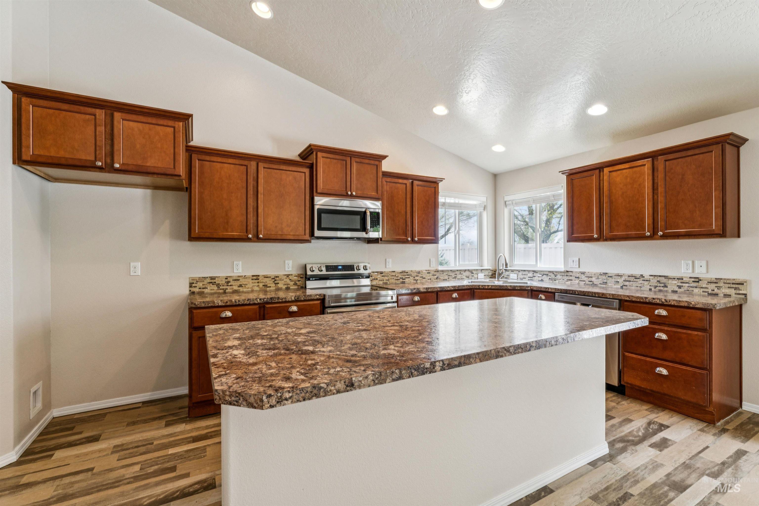 12527 Deadwood Ct