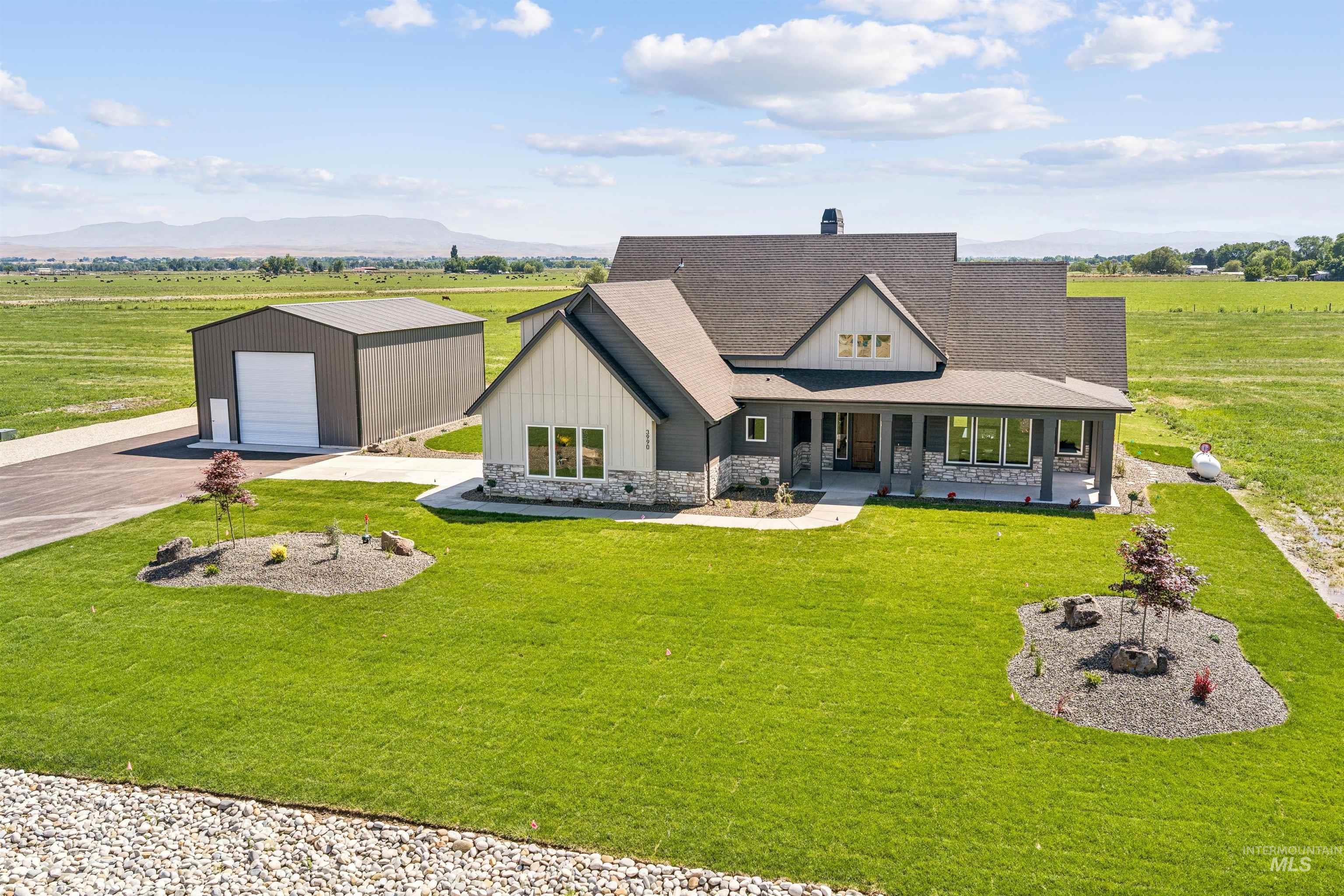 3990 Eleanor Ln