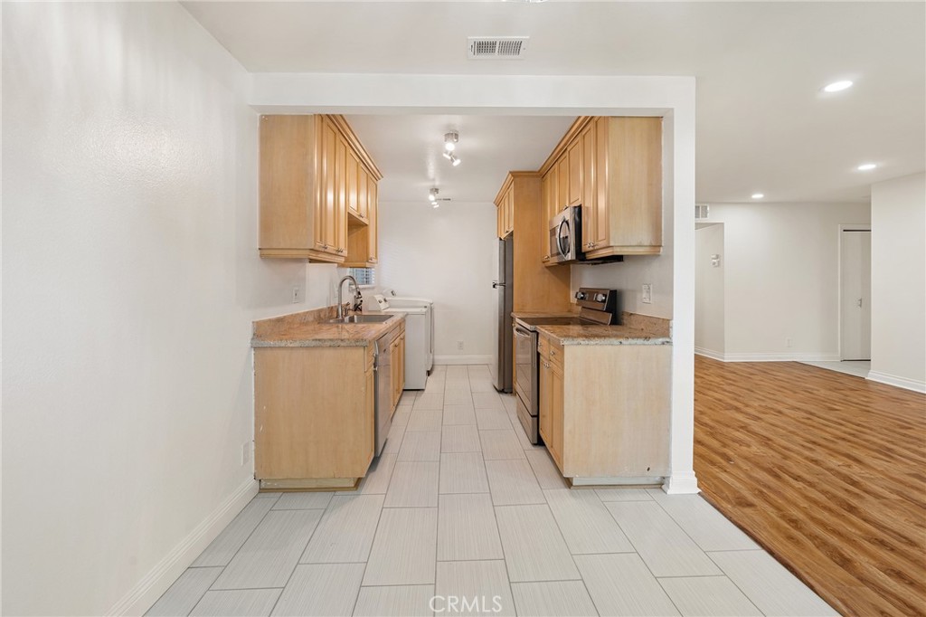4726 Park Granada 216